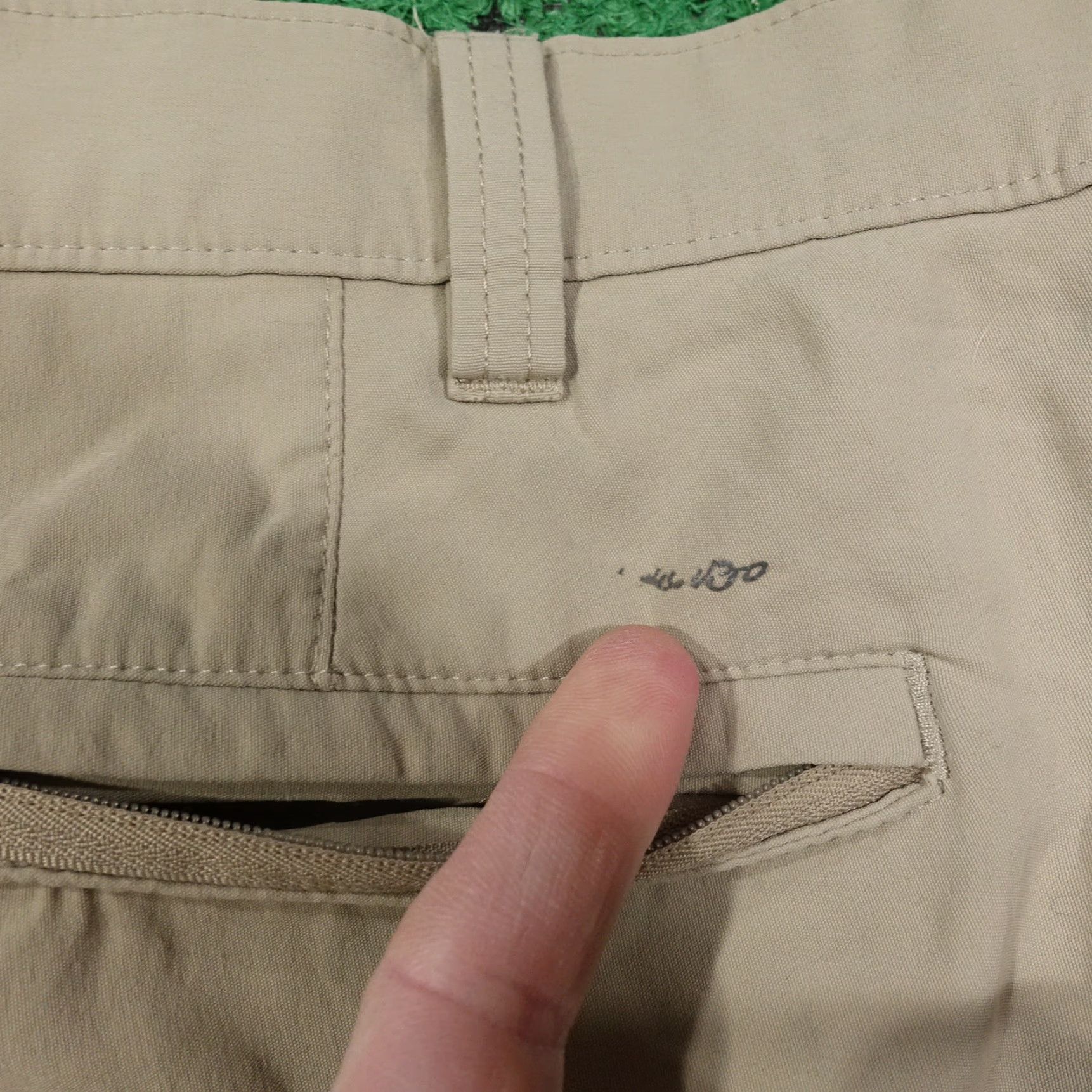 Eddie Bauer Vintage Eddie Bauer Travex Nylon Blend Beige Tan Lightweight Men's Hiking Pants 36x30 Size US 36 / EU 52 - 6 Thumbnail