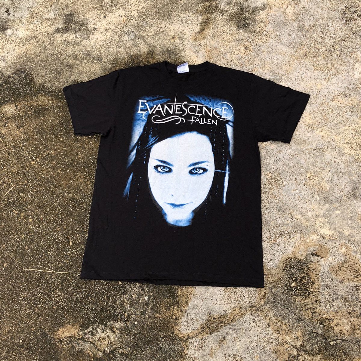 AMAZING Vintage Rare Evanescence Long outlet Sleeve Tee