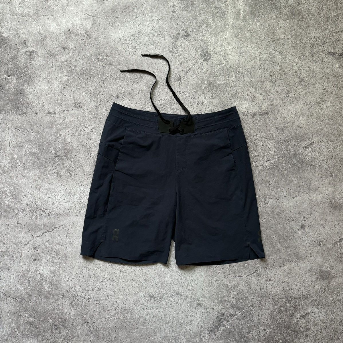 On On Cloud Hybrid Shorts Quick Dry Running Gear Solid Black Size US 30 / EU 46 - 1 Thumbnail