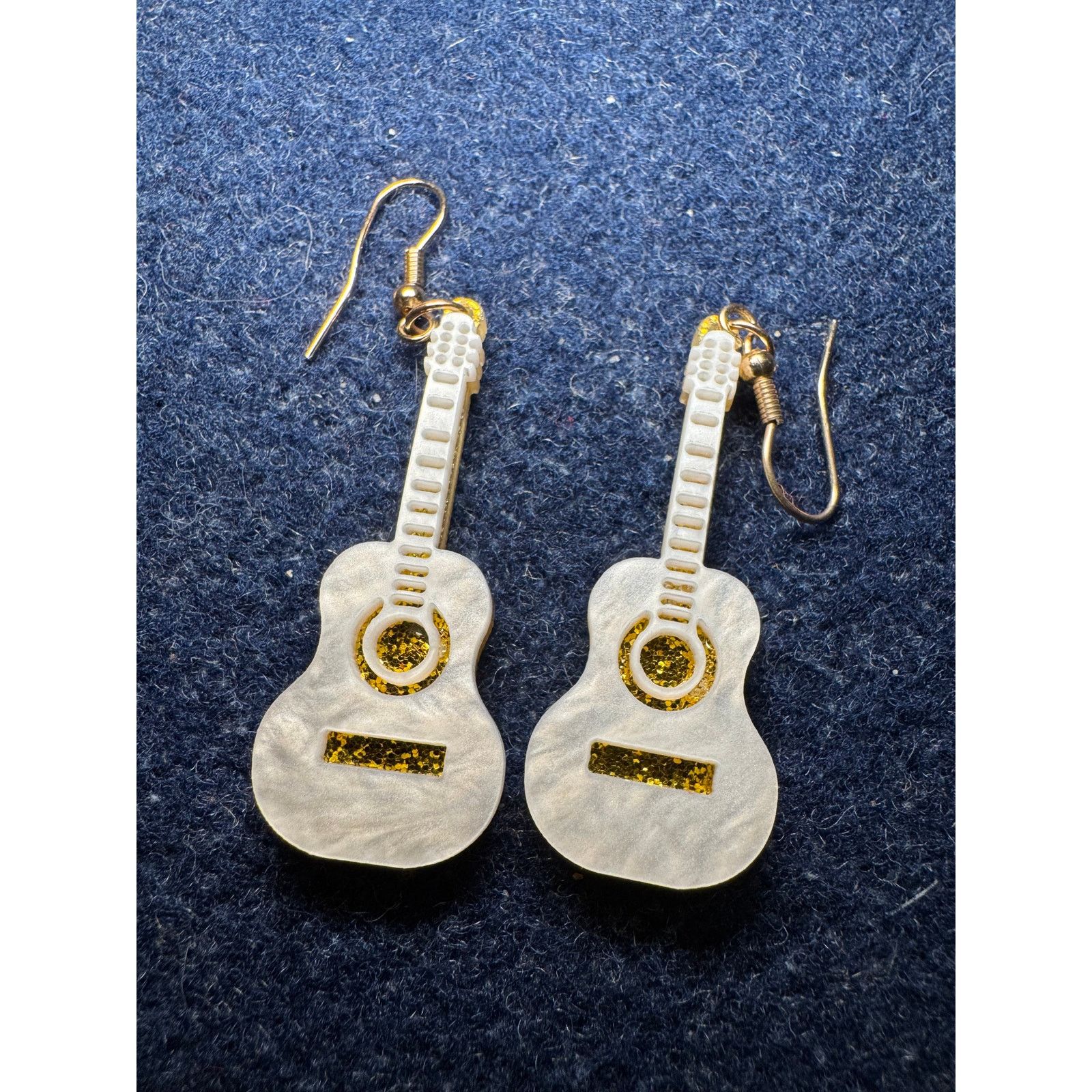 Other Costume Acrylic Drop Guitar Earrings Gold Tone Back Glitter Size ONE SIZE - 2 Thumbnail