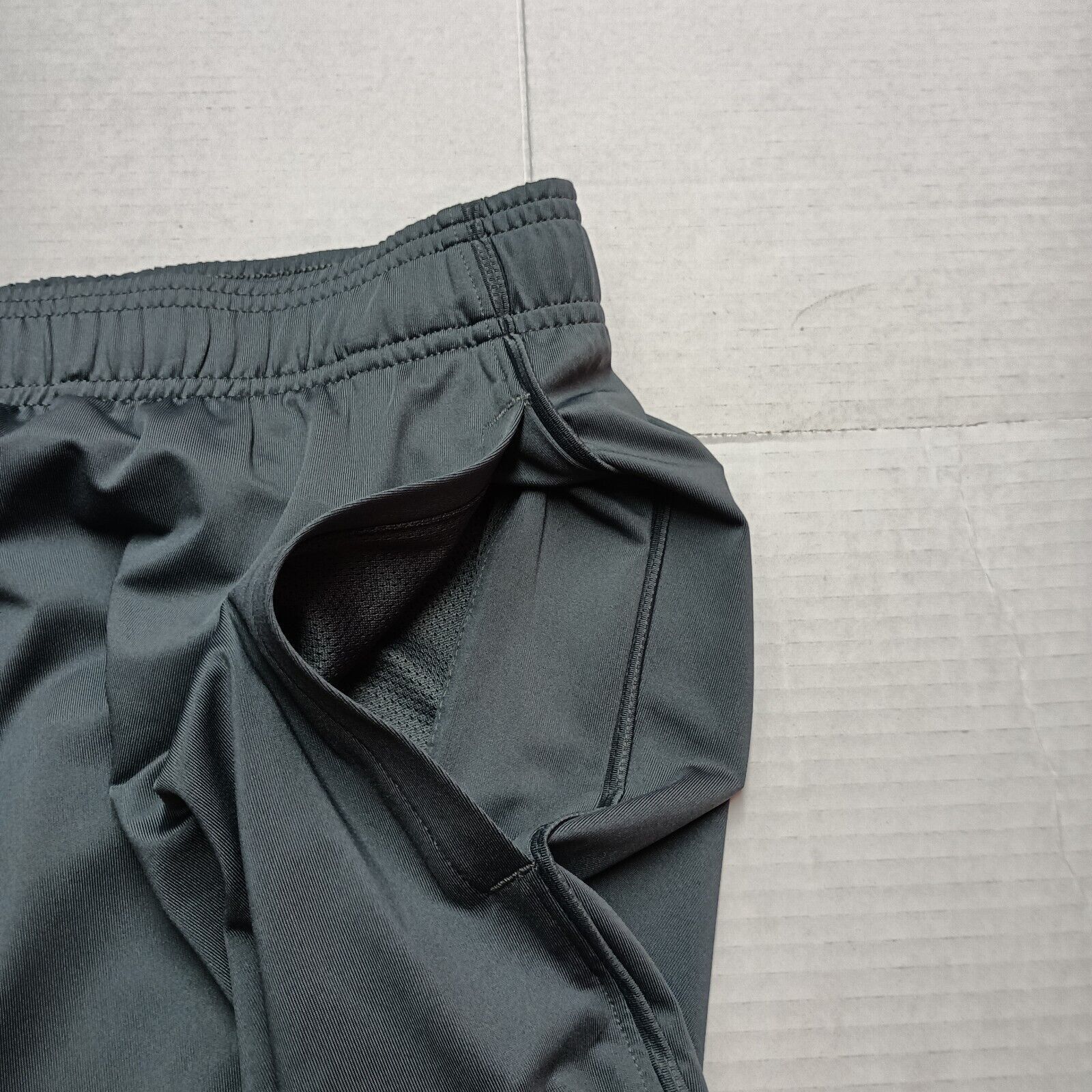 Under Armour Under Armour Shorts Men's 3XLT RAID 2.0 Gray 12-inch Gym Size US 44 / EU 60 - 3 Thumbnail