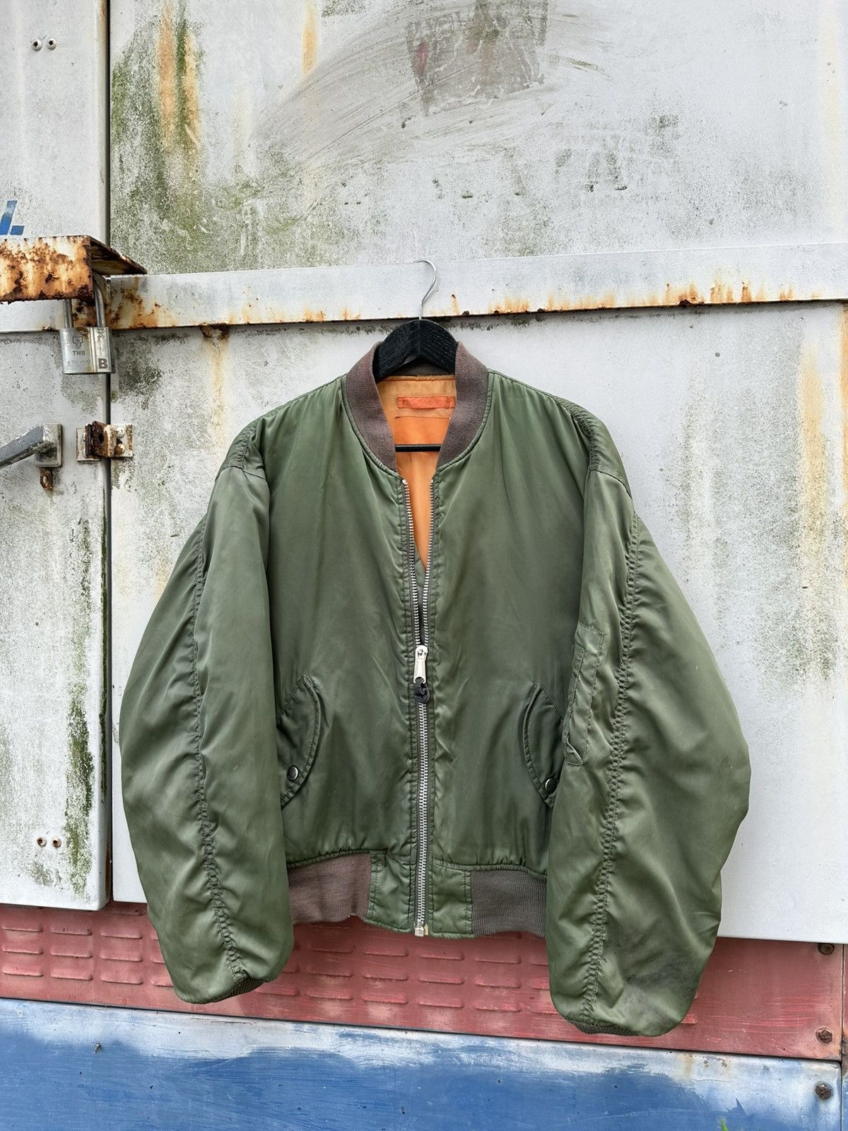Vintage 🪖Vintage THRASHED MA-1 Man Intermediate Bomber Jacket Size US M / EU 48-50 / 2 - 3 Thumbnail