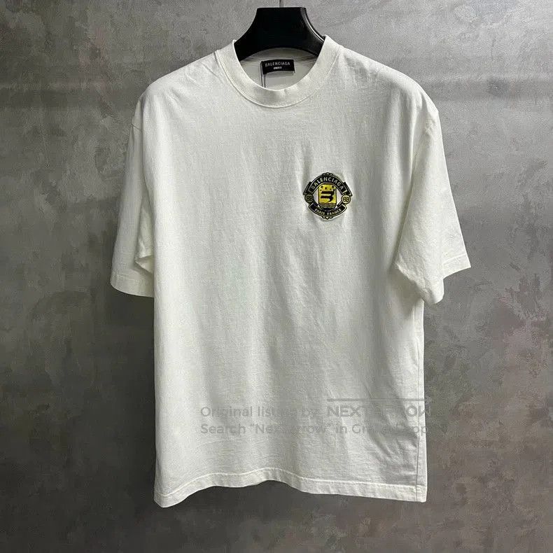 Balenciaga Balenciaga White Badge Crewneck Short-Sleeve T-Shirt. Size US XS / EU 42 / 0 - 1 Thumbnail