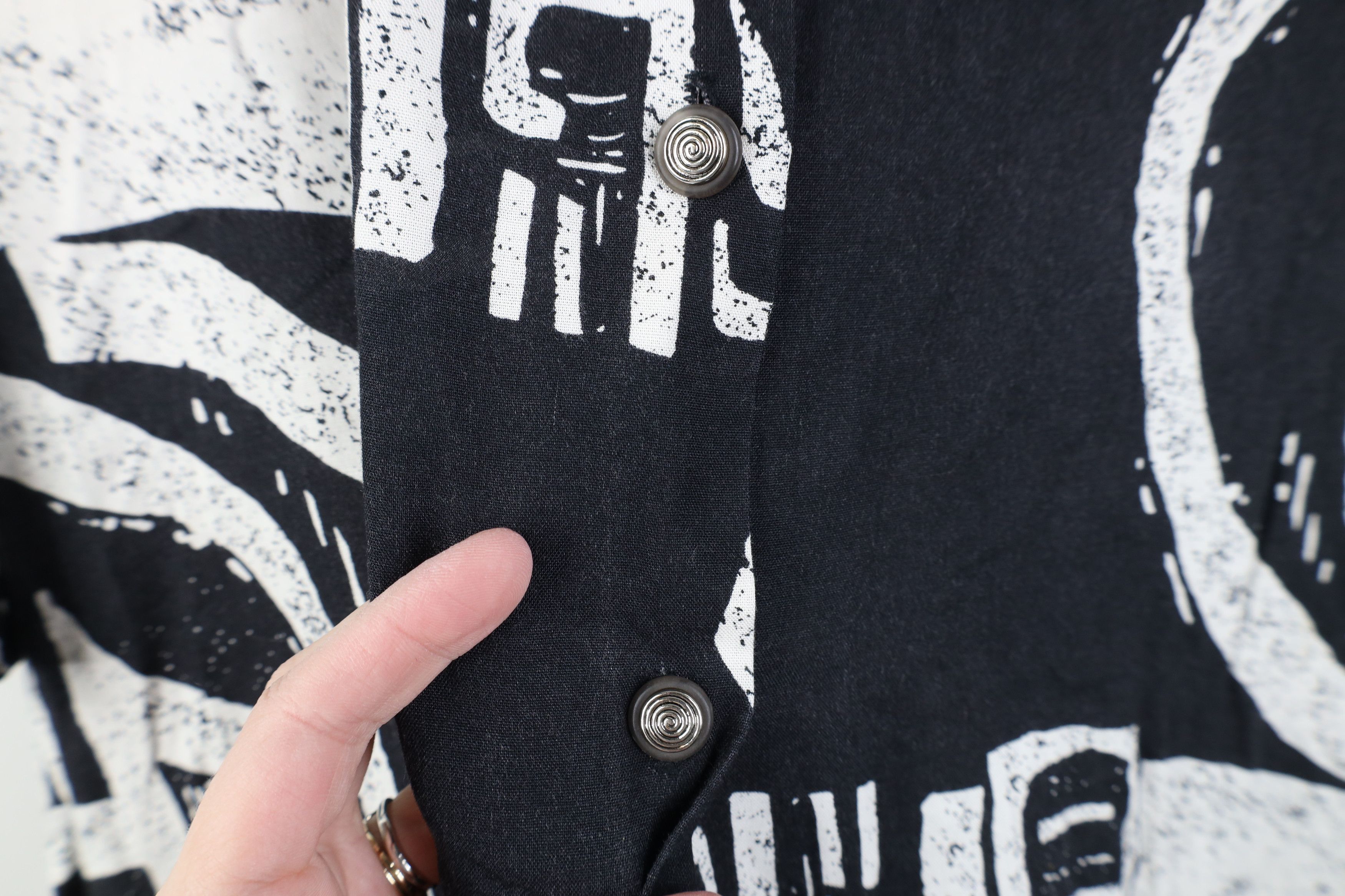 Vintage Vintage 90s Streetwear Gabardine Abstract Art Button Shirt Size L / US 10 / IT 46 - 6 Thumbnail