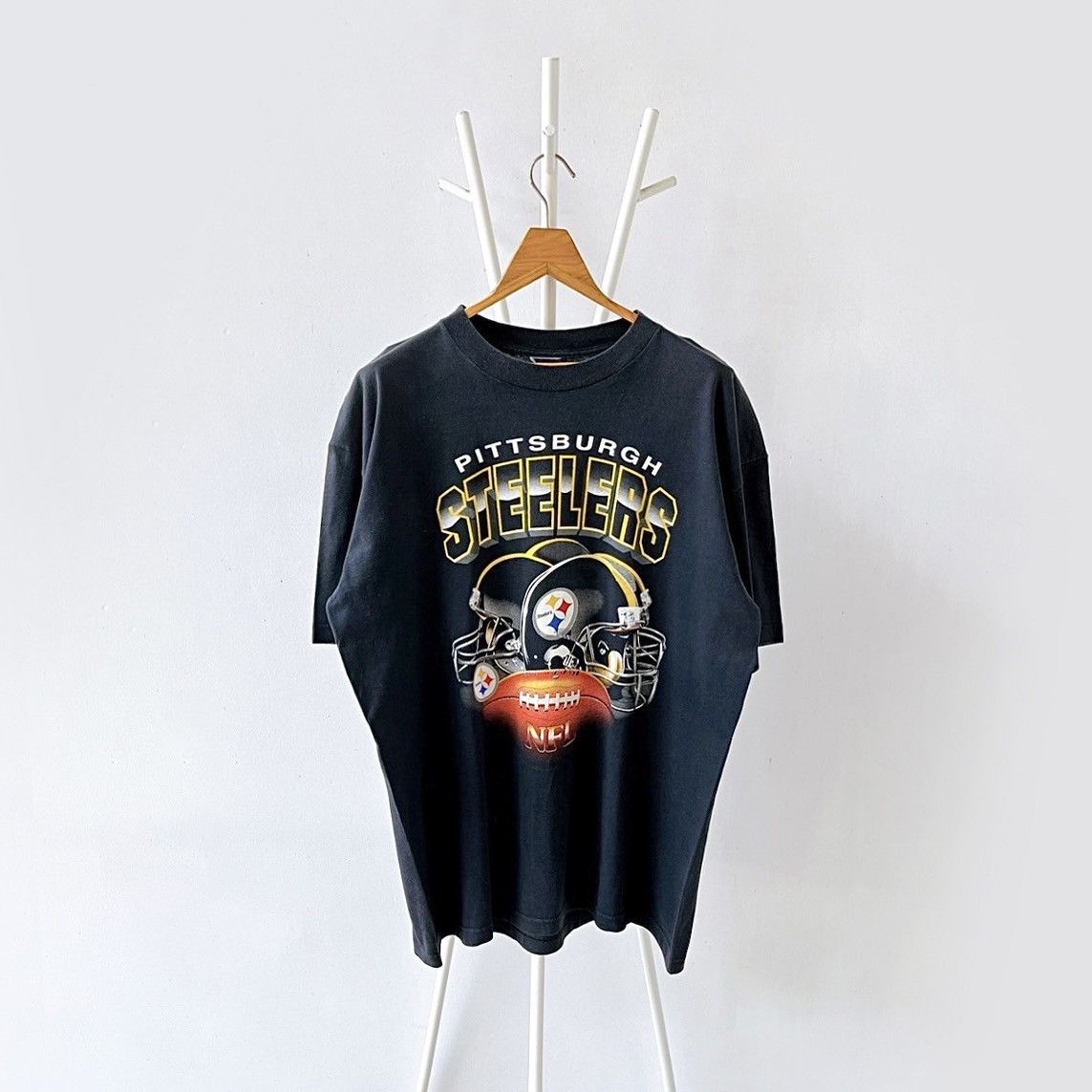 Vintage 90s Pittsburg Steelers NFL t-shirt/ XL Size US XL / EU 56 / 4 - 1 Thumbnail
