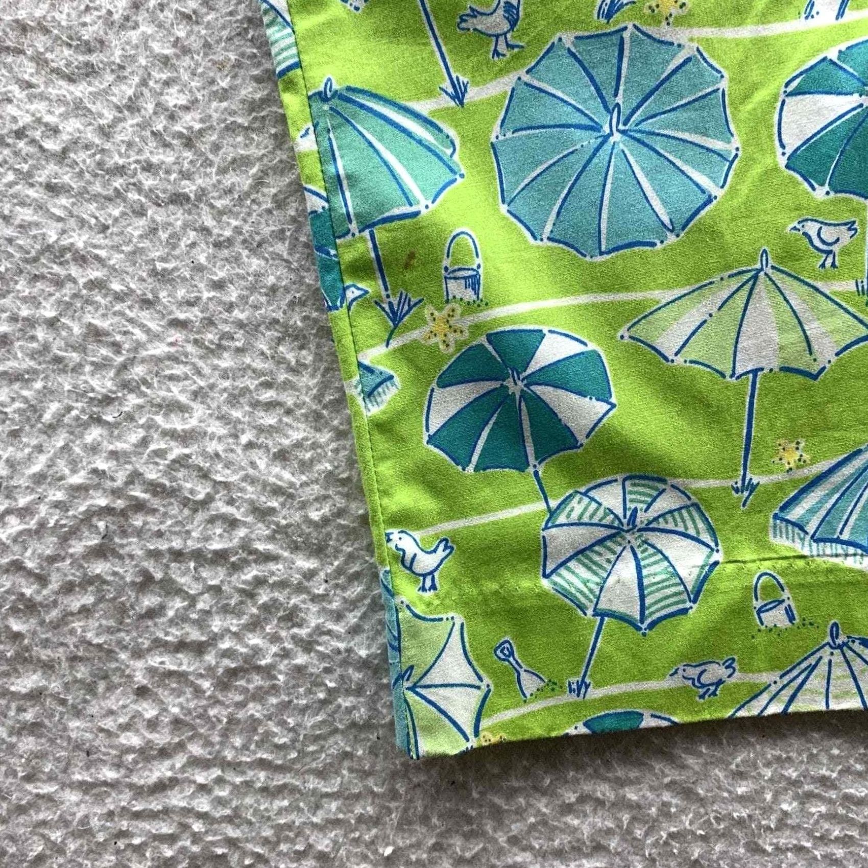 Lilly Pulitzer VINTAGE Lilly Pulitzer Pants Womens 6 Capri Beach Umbrella Seagull Sand Dollar Green Size 30" / US 8 / IT 44 - 4 Thumbnail