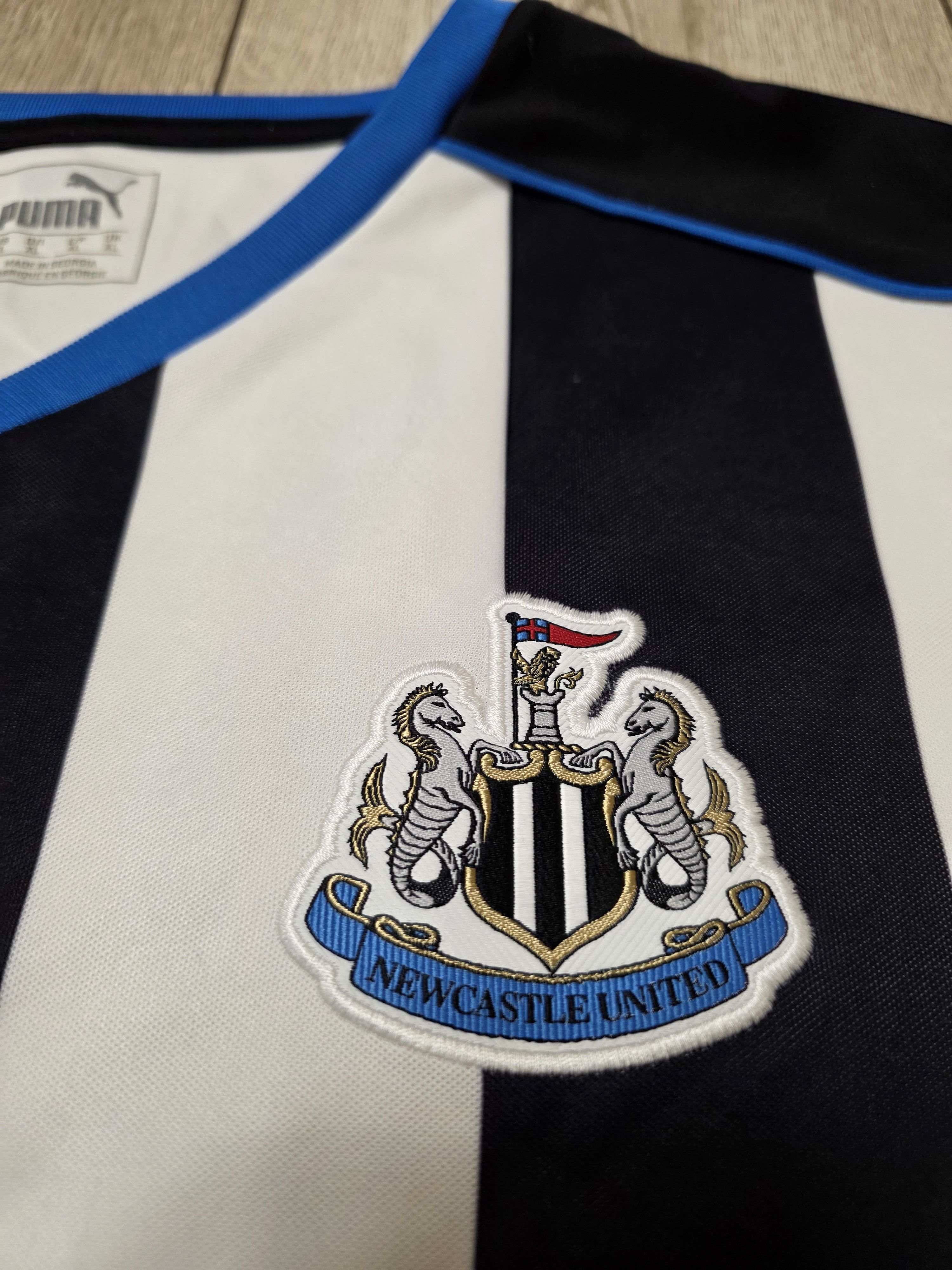 Puma NEWCASTLE UNITED 2015 2016 HOME FOOTBALL SHIRT SOCCER JERSEY Size US XL / EU 56 / 4 - 4 Thumbnail
