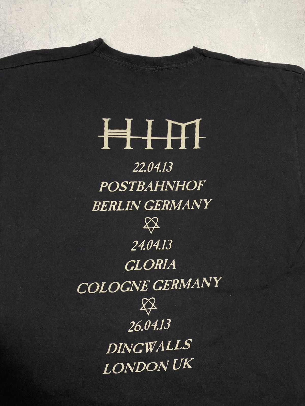 Band Tees × Vintage 2013 HIM Goth Metal Heartagram Tour Tee Y2K Size US L / EU 52-54 / 3 - 11 Thumbnail