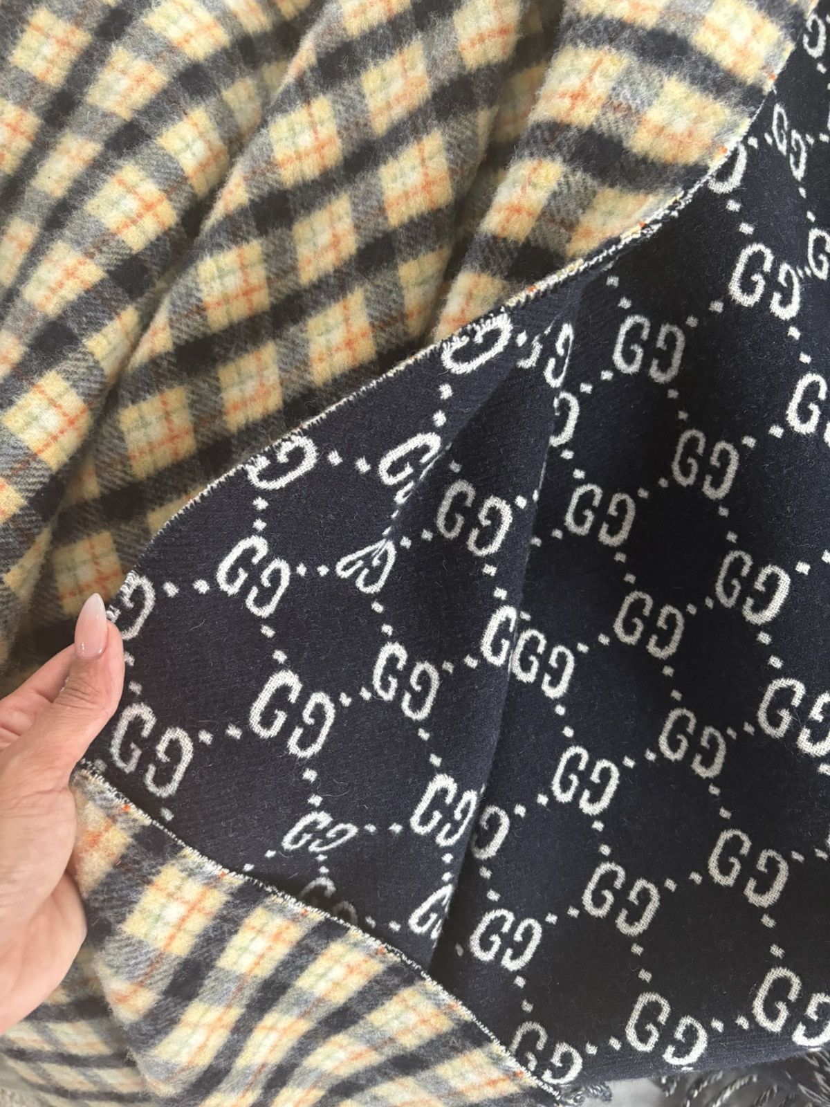 Gucci Gucci Reversible Navy GG Poncho Size US L / EU 52-54 / 3 - 6 Thumbnail
