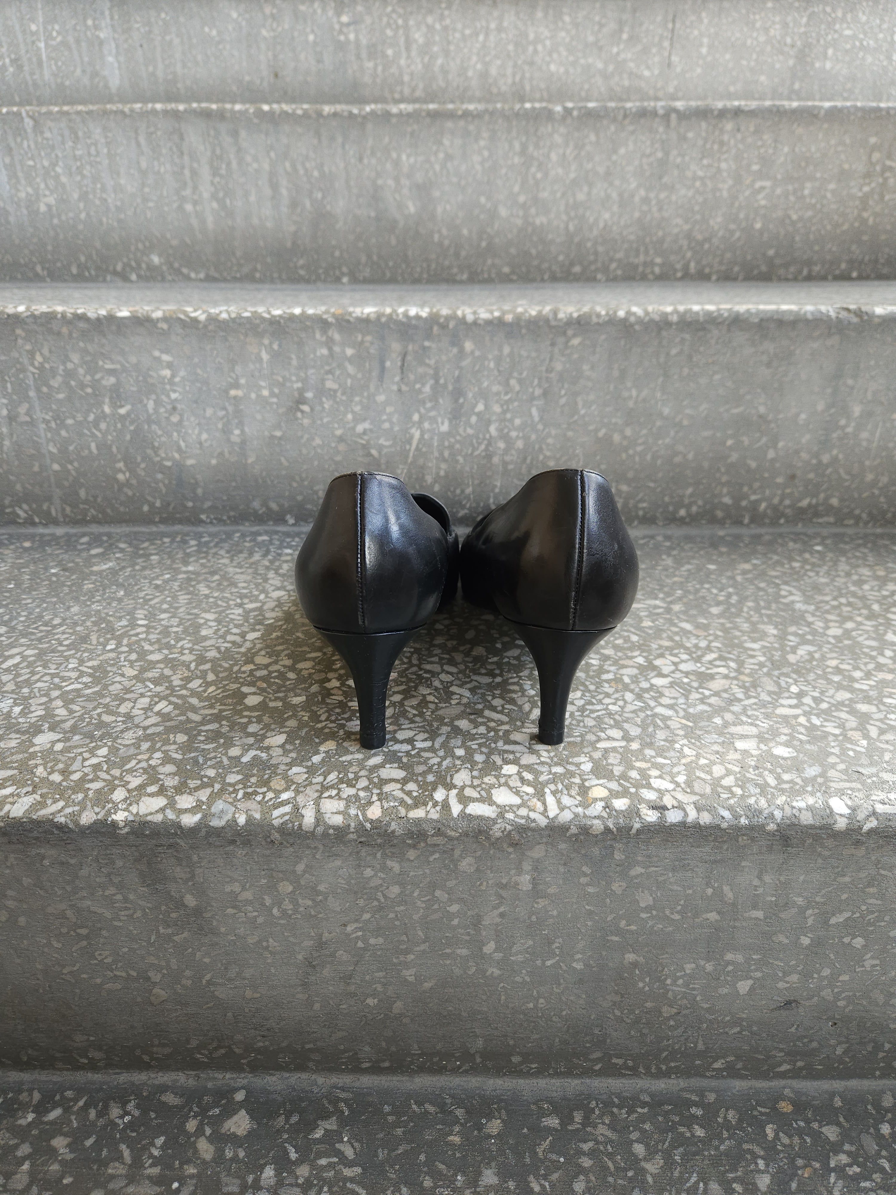 Gucci Archive y2k Gucci pointed toe bow ribbon kitten heels Size US 8 / IT 38 - 7 Thumbnail