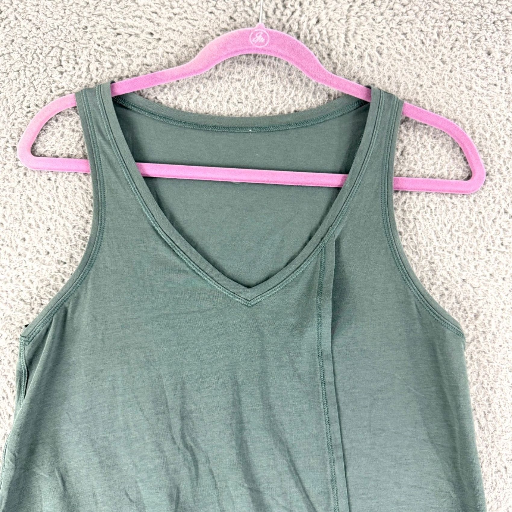 Lululemon Lululemon Womens Green V Neck Tank Top Split Hem Athletic Activewear Size 6 Size M / US 6-8 / IT 42-44 - 3 Thumbnail