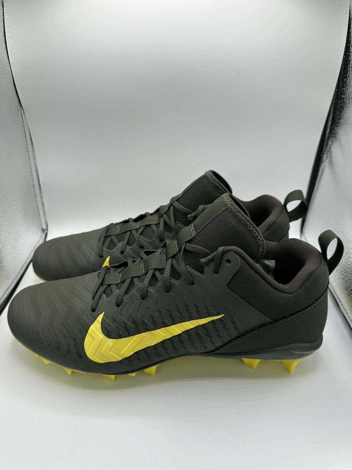 Nike NIKE ALPHA MENACE PRO 2 LOW WD P OREGON DUCKS Size US 11 / EU 44 - 1 Thumbnail