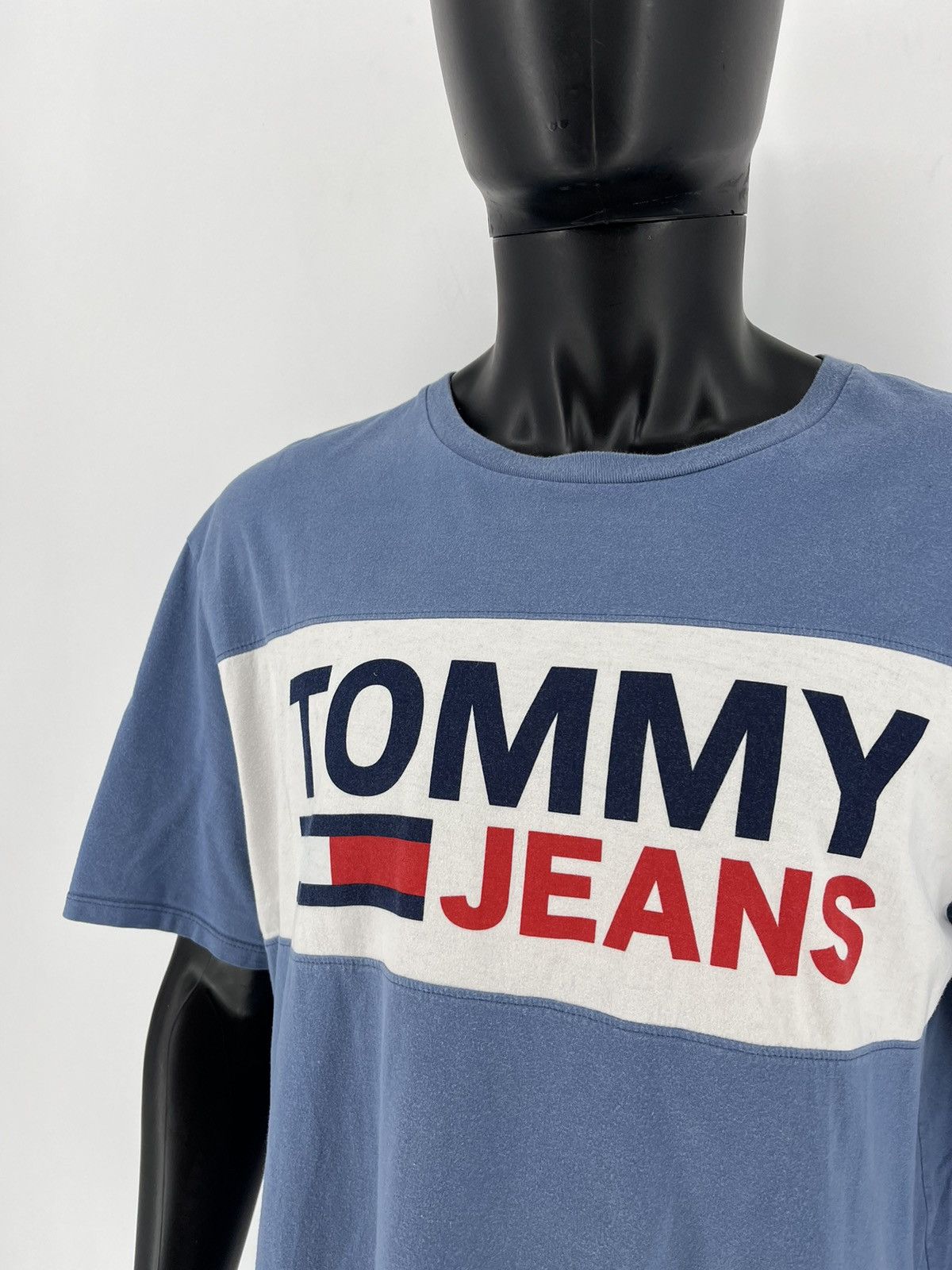 Tommy Hilfiger × Tommy Jeans Tommy Jeans Hilfiger Big Logo Tshirt Vintage L Streetwear Size US XL / EU 56 / 4 - 7 Thumbnail