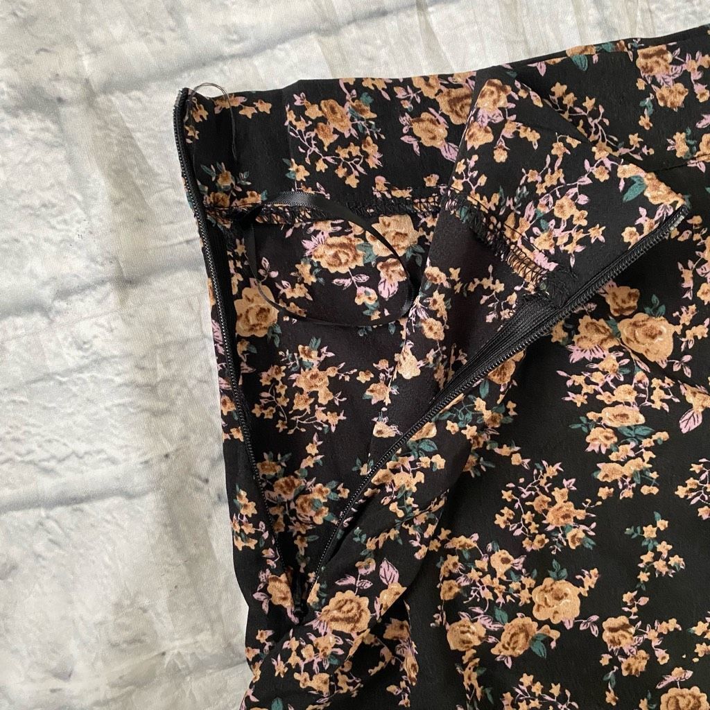 Shein SHEIN women S high waist floral print maxi skirt w/side zipp Size 26" / US 2 / IT 38 - 4 Thumbnail