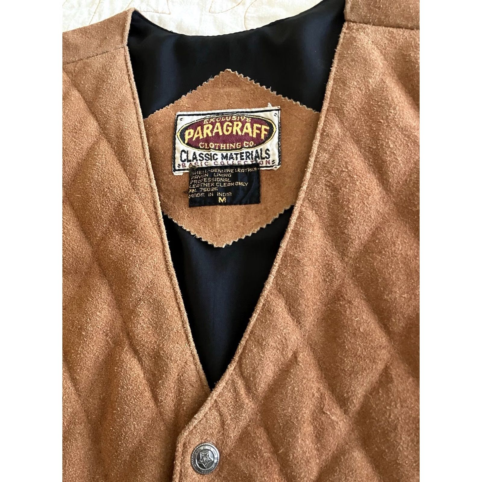Vintage VINTAGE Paragraff Brown Suede Quilt Vest Western Biker Snap Front Lace up Sides Mens M Brown Suede Quilt Vest Size US M / EU 48-50 / 2 - 2 Thumbnail
