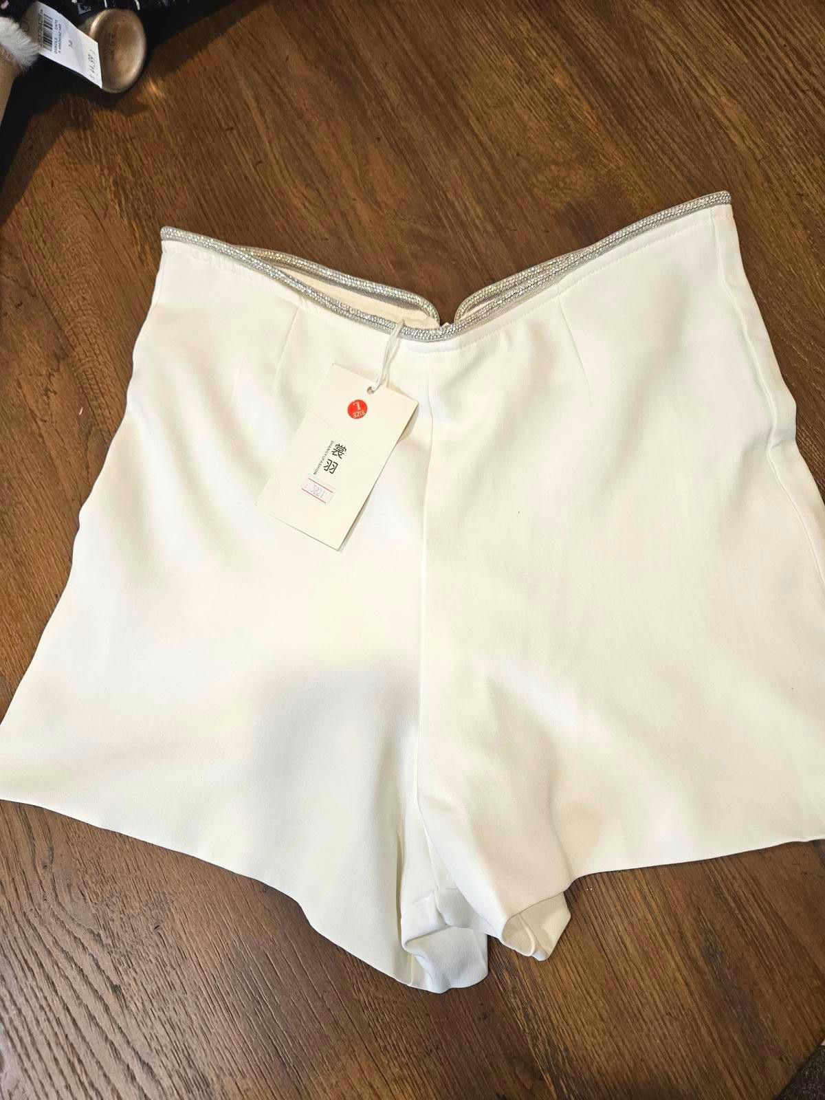 Designer Nwt White High-Waisted Shorts with Bling Trim #556 Size 32" / US 10 / IT 46 - 2 Thumbnail