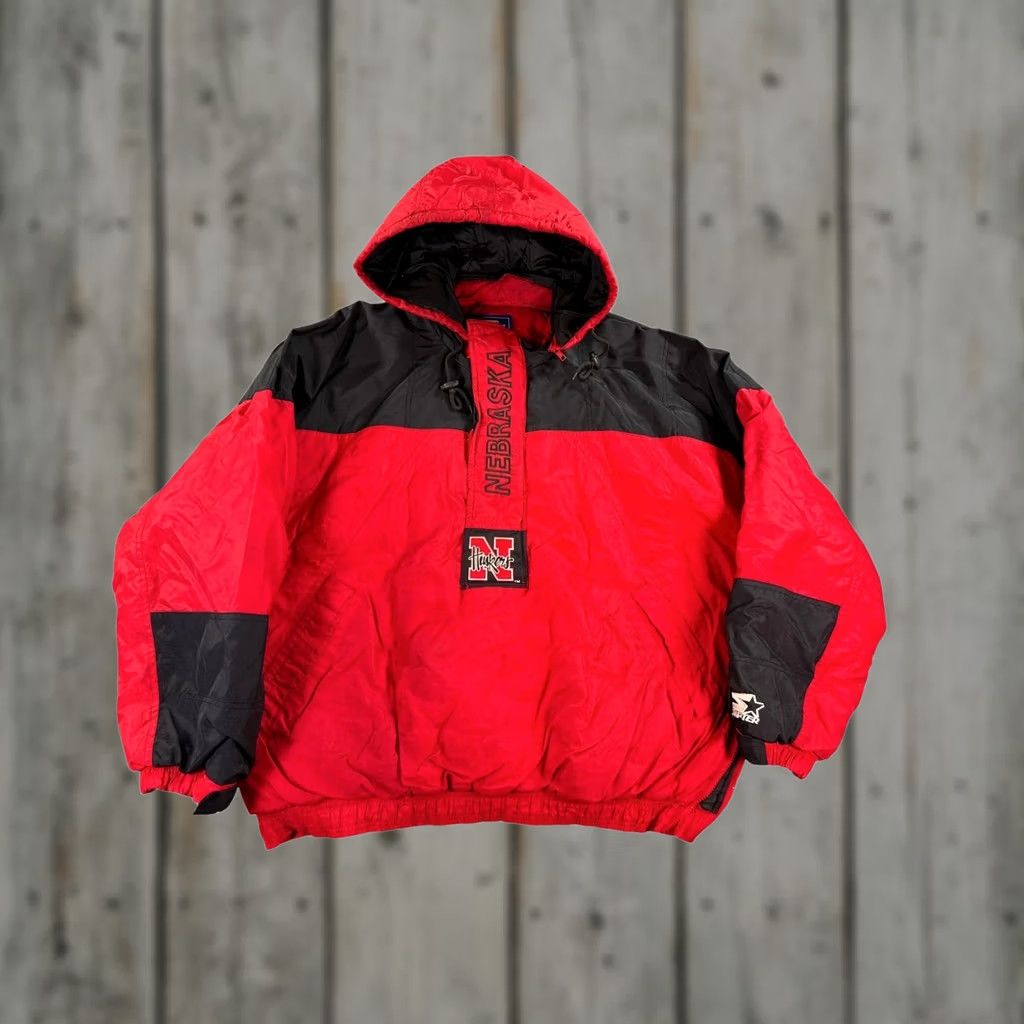 Starter VINTAGE Starter Nebraska Cornhuskers Jacket Mens 2XL Red Hooded Puffer Half Zip Size US XXL / EU 58 / 5 - 1 Thumbnail