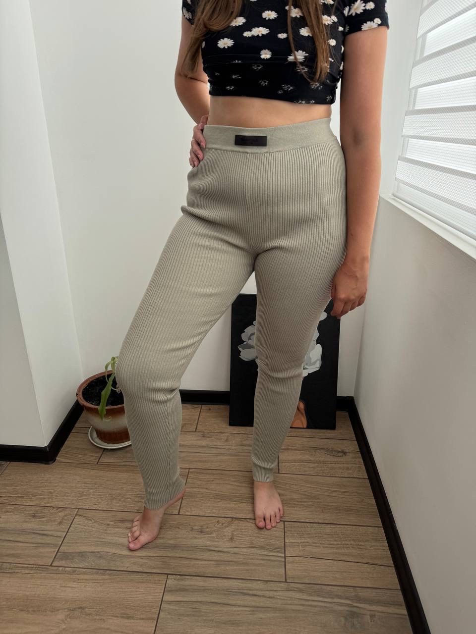 Fear of God Essentials Fear of God Beige Rib Leggings Rib knit FW25 Size 34" / US 12 / IT 48 - 1 Thumbnail