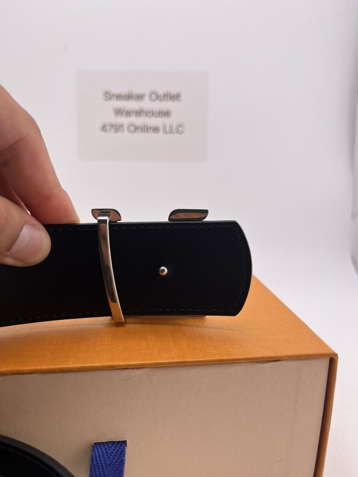 Louis Vuitton VERY CLEAN LOUIS VUITTON DIMENSION 40MM REVERSIBLE BELT Size 46 - 5 Thumbnail