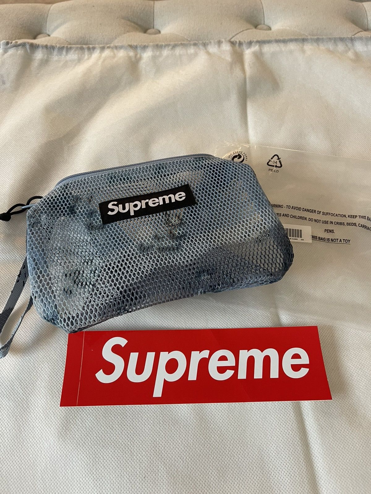 Supreme SUPREME MESH POUCH NWT Size ONE SIZE - 2 Thumbnail