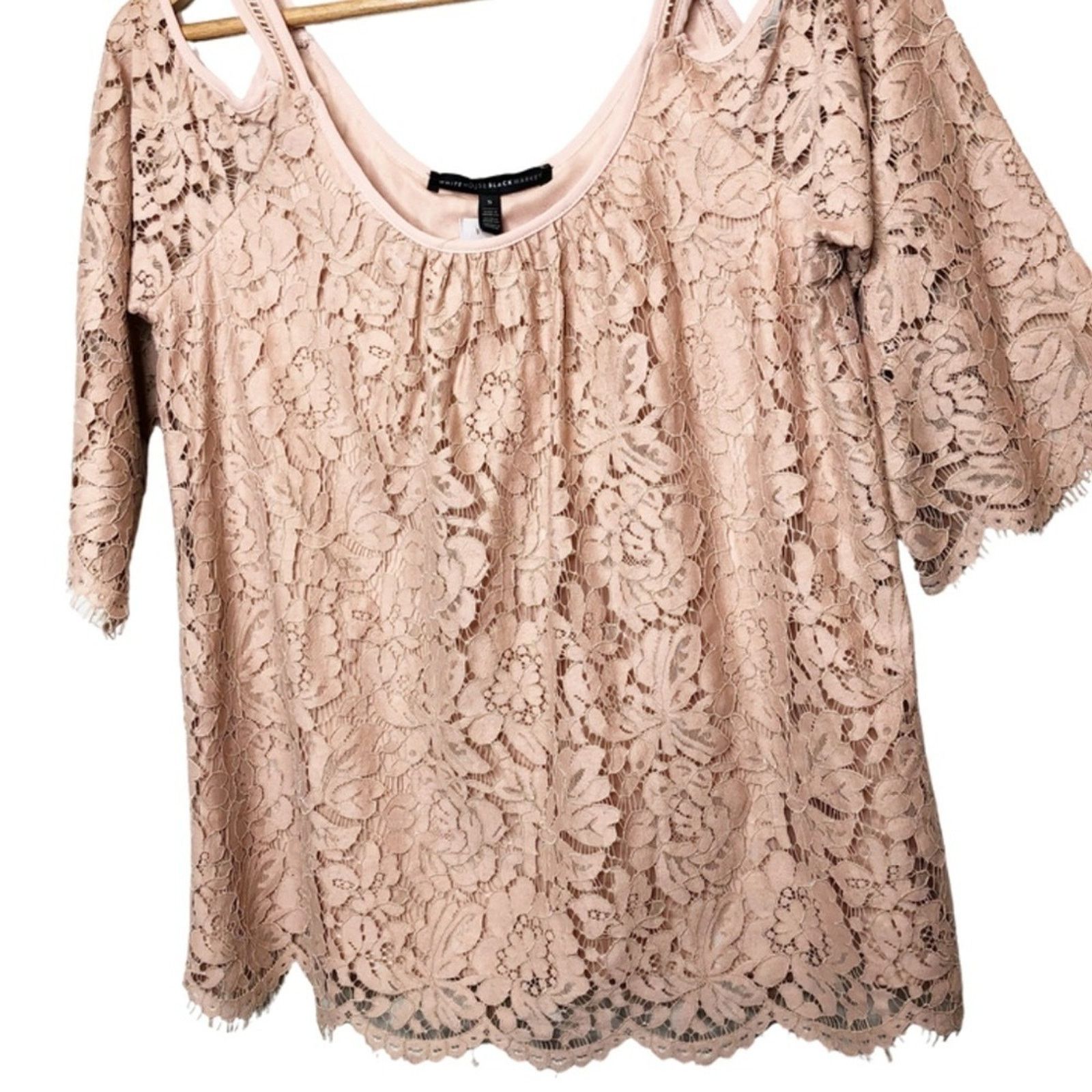 White House Black Market New with Tag White House Black Market Lace Blush Blouse Size S / US 4 / IT 40 - 4 Thumbnail