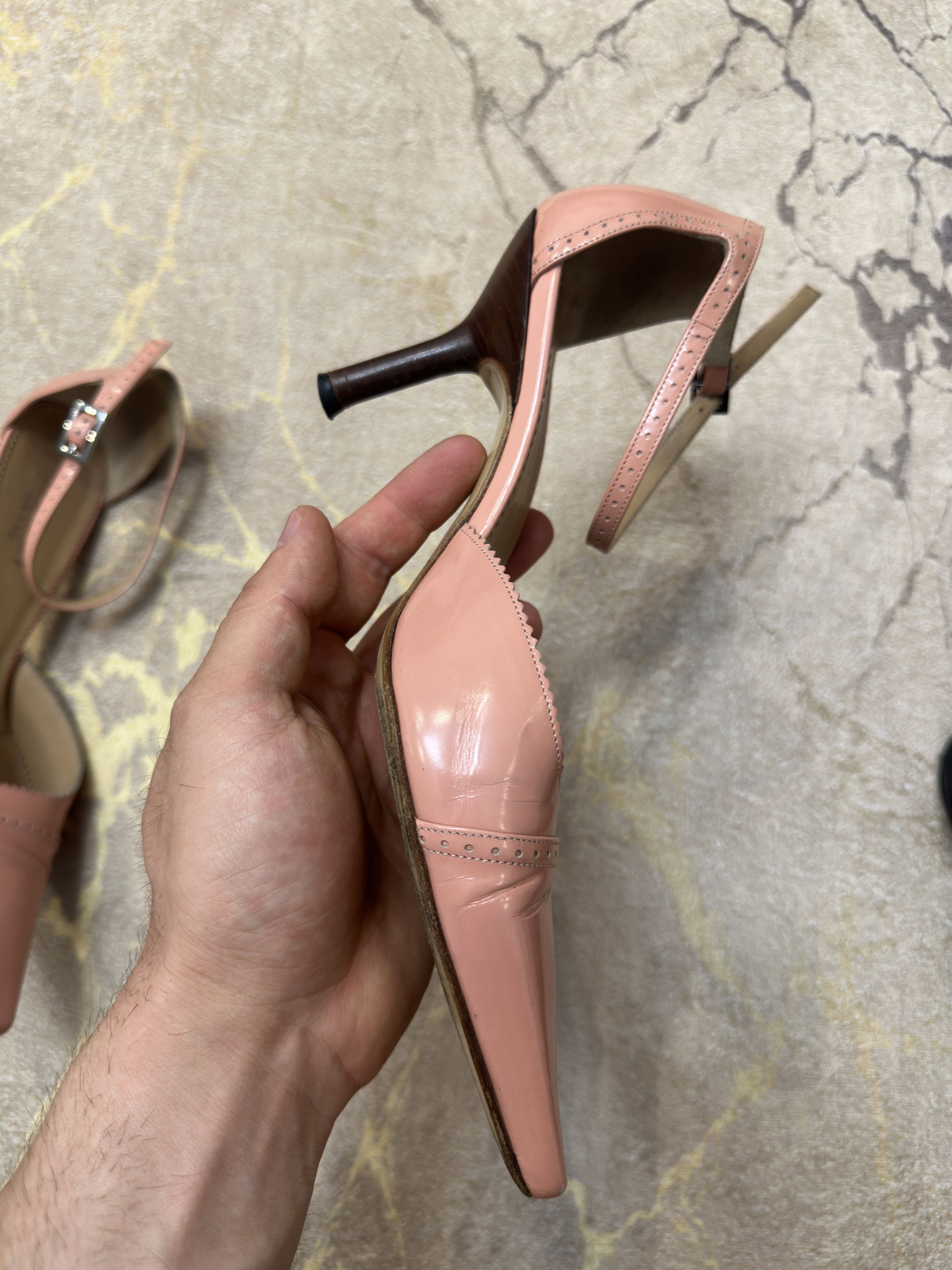 Gucci 985$ Gucci Exotic Ankle Strap Leather Shoes Size 37 C Eu 7 Size US 7 / IT 37 - 19 Thumbnail
