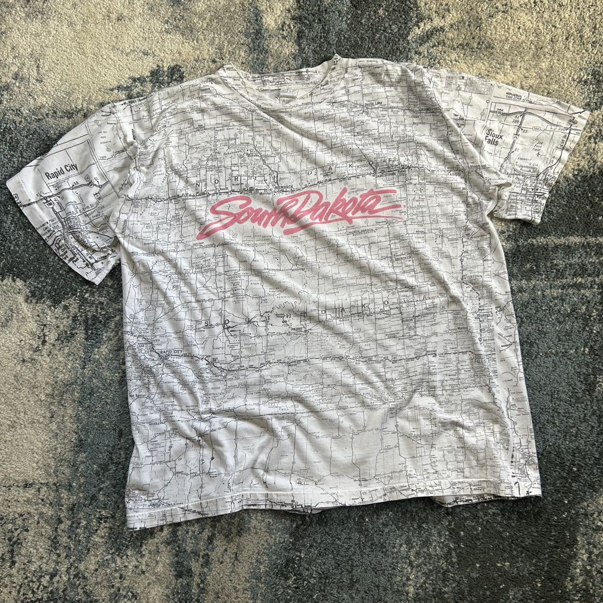 Vintage ACCORD SUPER HEAVY ALLOVER PRiNT SOUTH DAKOTA 90s SOUVENiR Size US XXL / EU 58 / 5 - 4 Thumbnail