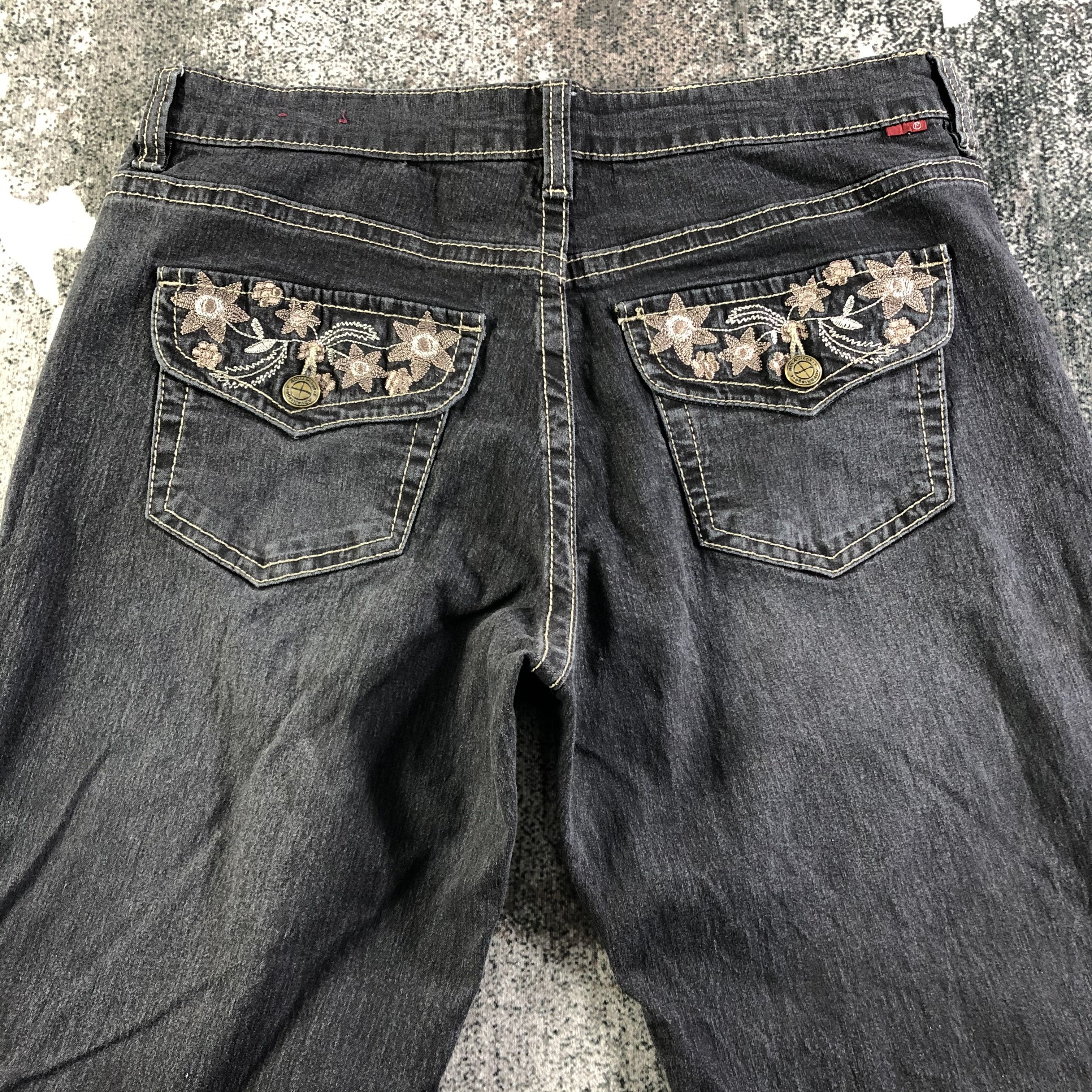 Japanese Brand Japanese Brand Flared Jeans Embroidery Denim KJ2955 Size US 30 / EU 46 - 4 Thumbnail