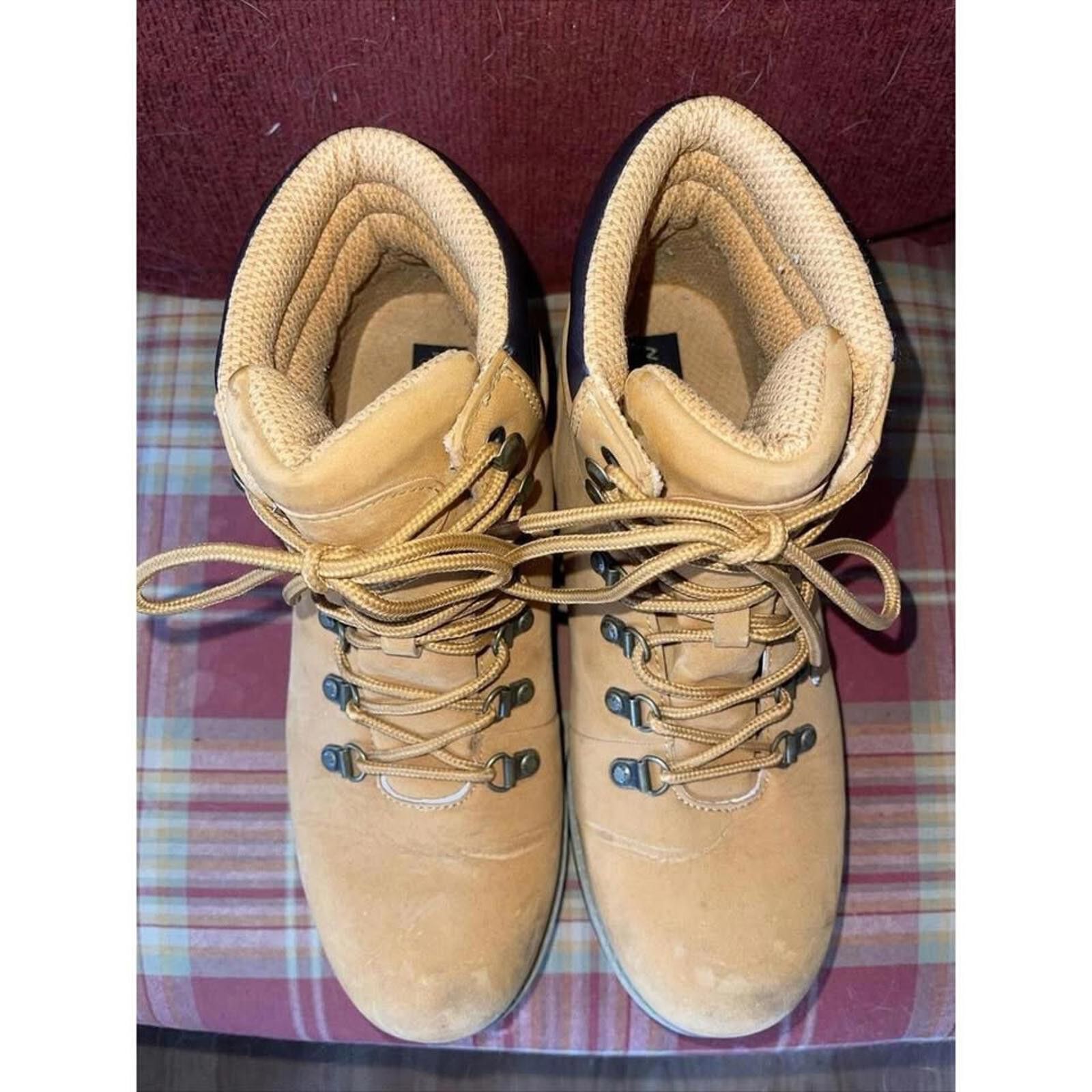 Other Premium Tan Hiking Boots - Durable and Comfortable Size ONE SIZE - 4 Thumbnail