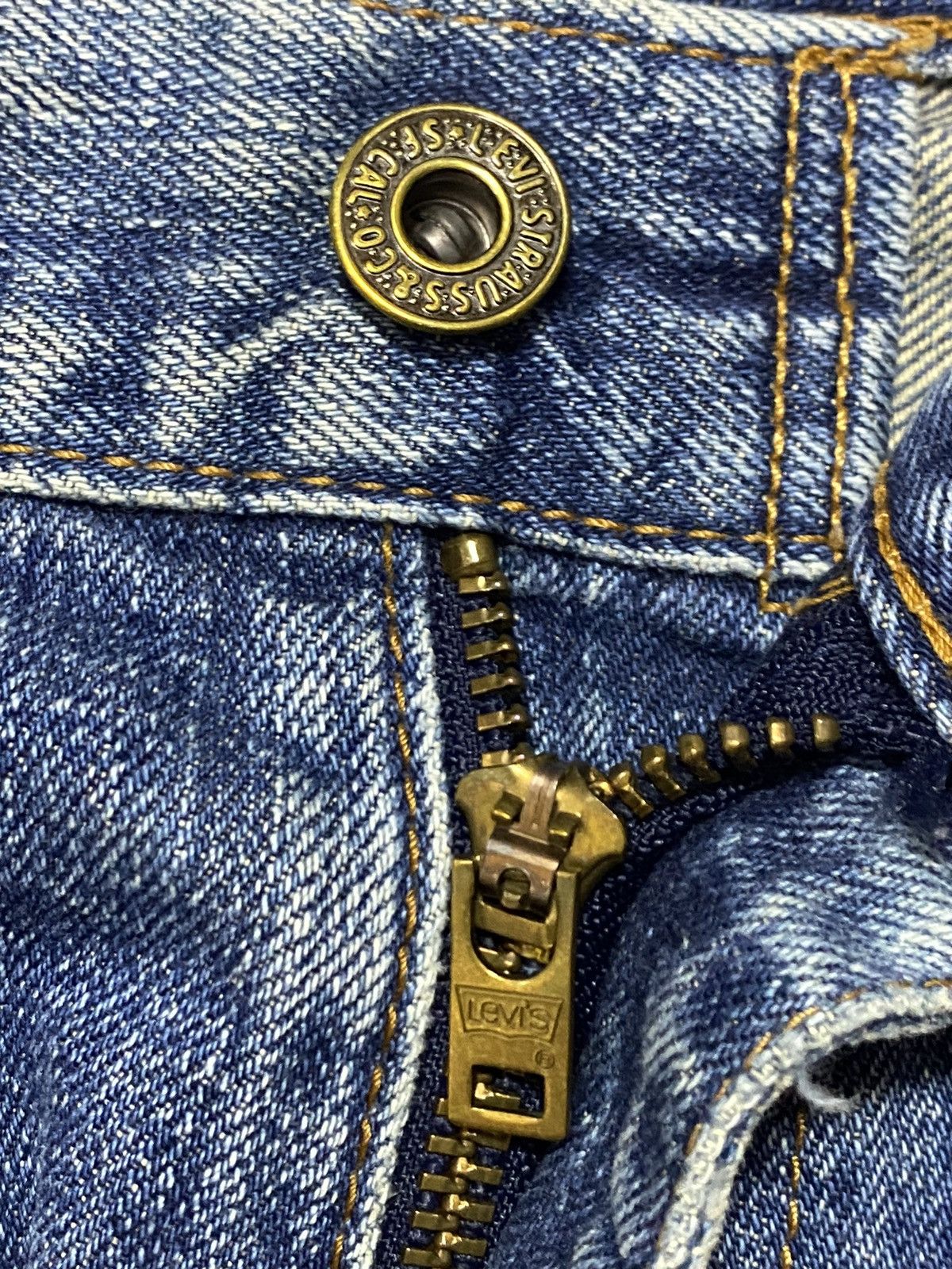Levi's Vintage Clothing Vintage Levis 503 80’s Faded Wash Distressed Loose Jeans Size US 32 / EU 48 - 11 Thumbnail