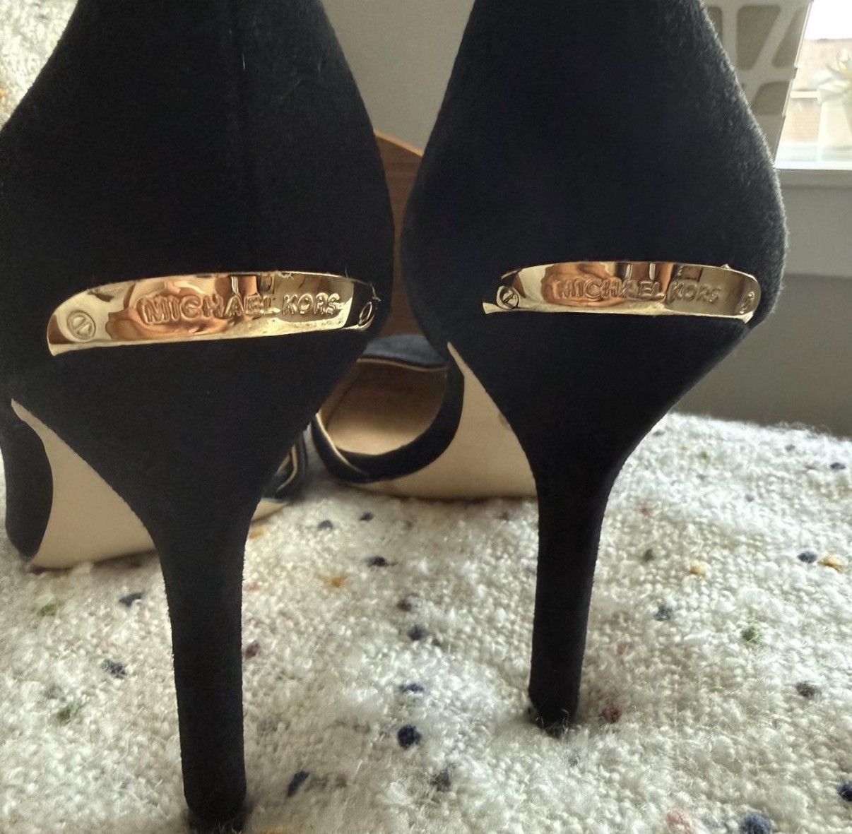 Michael Kors Micheal Kors size 8 suede heels Size US 8 / IT 38 - 5 Thumbnail