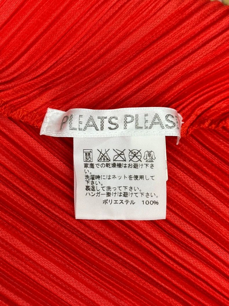 Issey Miyake Issey Miyake size:one size Red lip pleated top Size S / US 4 / IT 40 - 3 Thumbnail