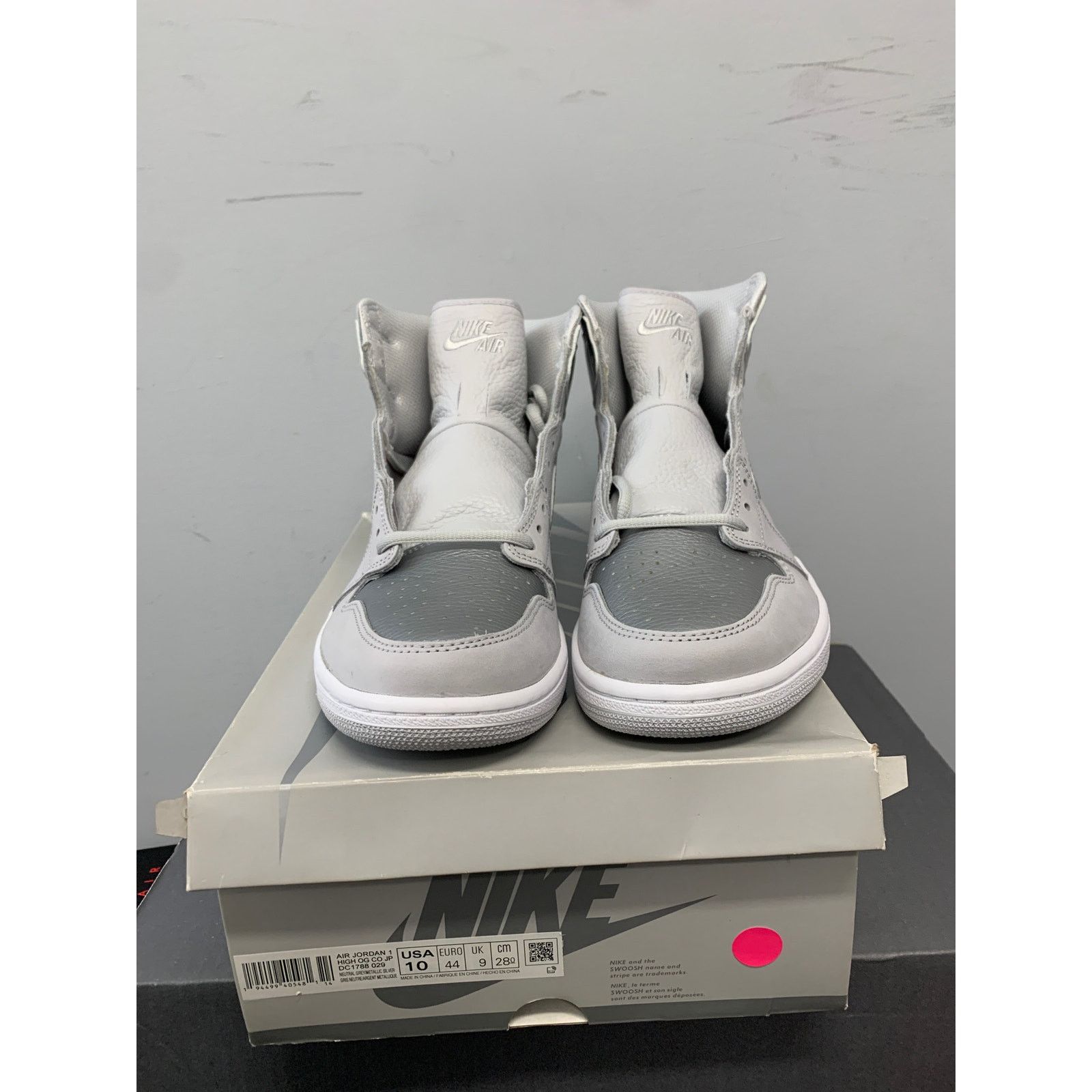 Nike Nike Air Jordan 1 Retro High CO.JP Neutral Grey Size 10 NEW Size US 10 / EU 43 - 2 Thumbnail