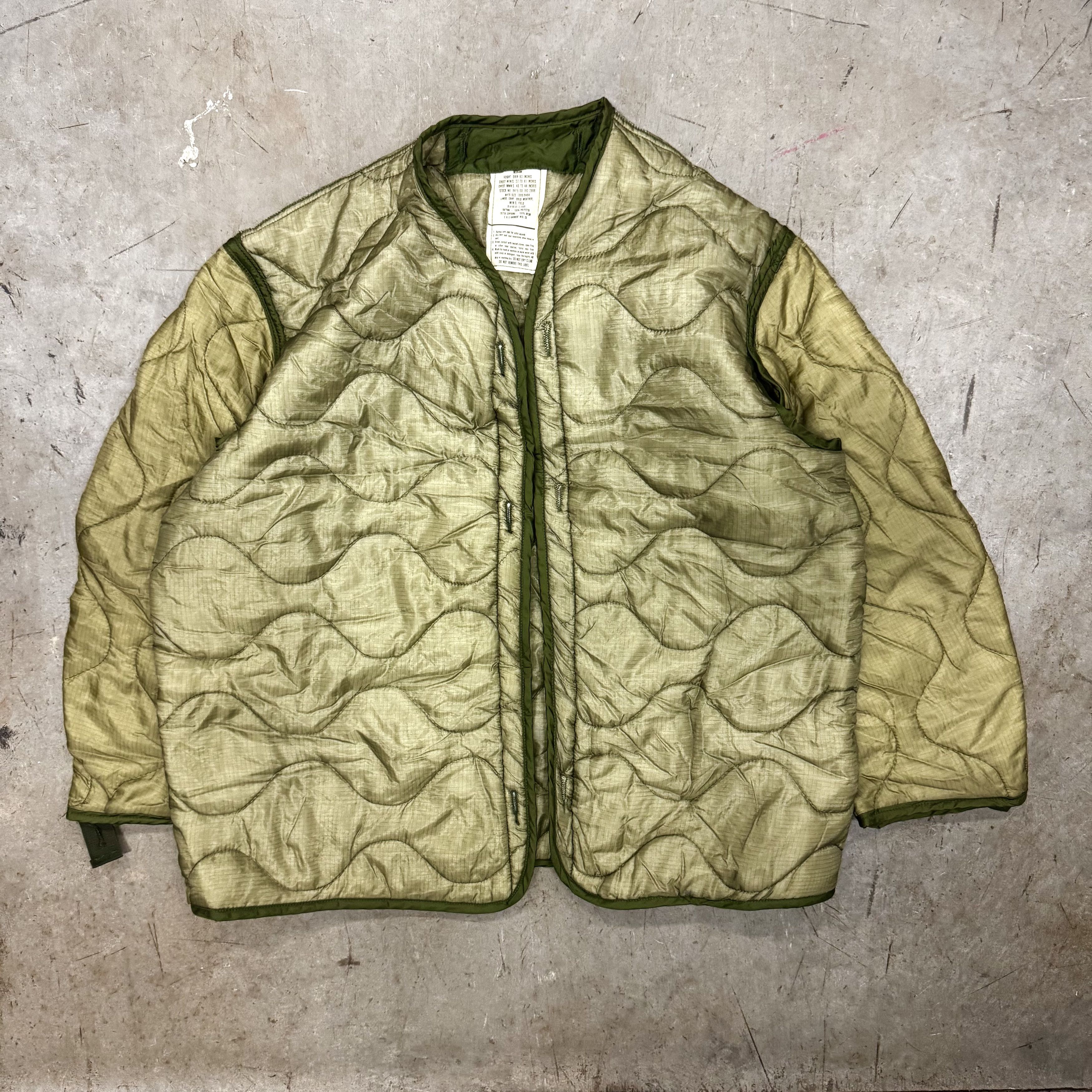 Vintage VTG Military Army Surplus Quilted Liner Jacket Lightweight M Size US M / EU 48-50 / 2 - 1 Thumbnail