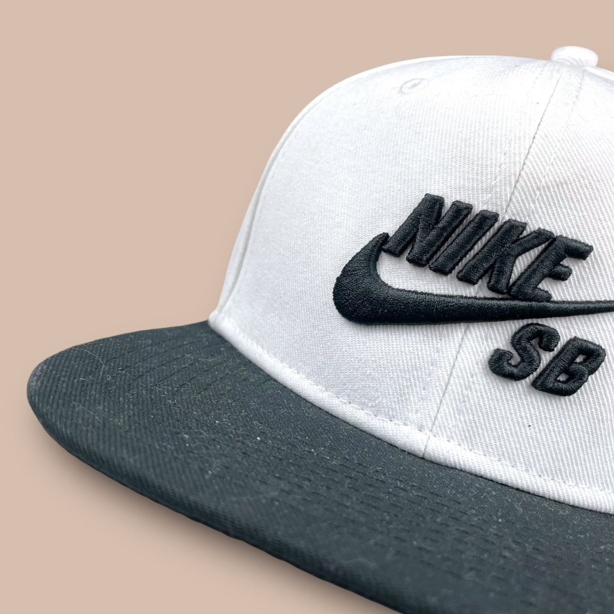 Nike Nike SB White Snapback Size ONE SIZE - 10 Thumbnail