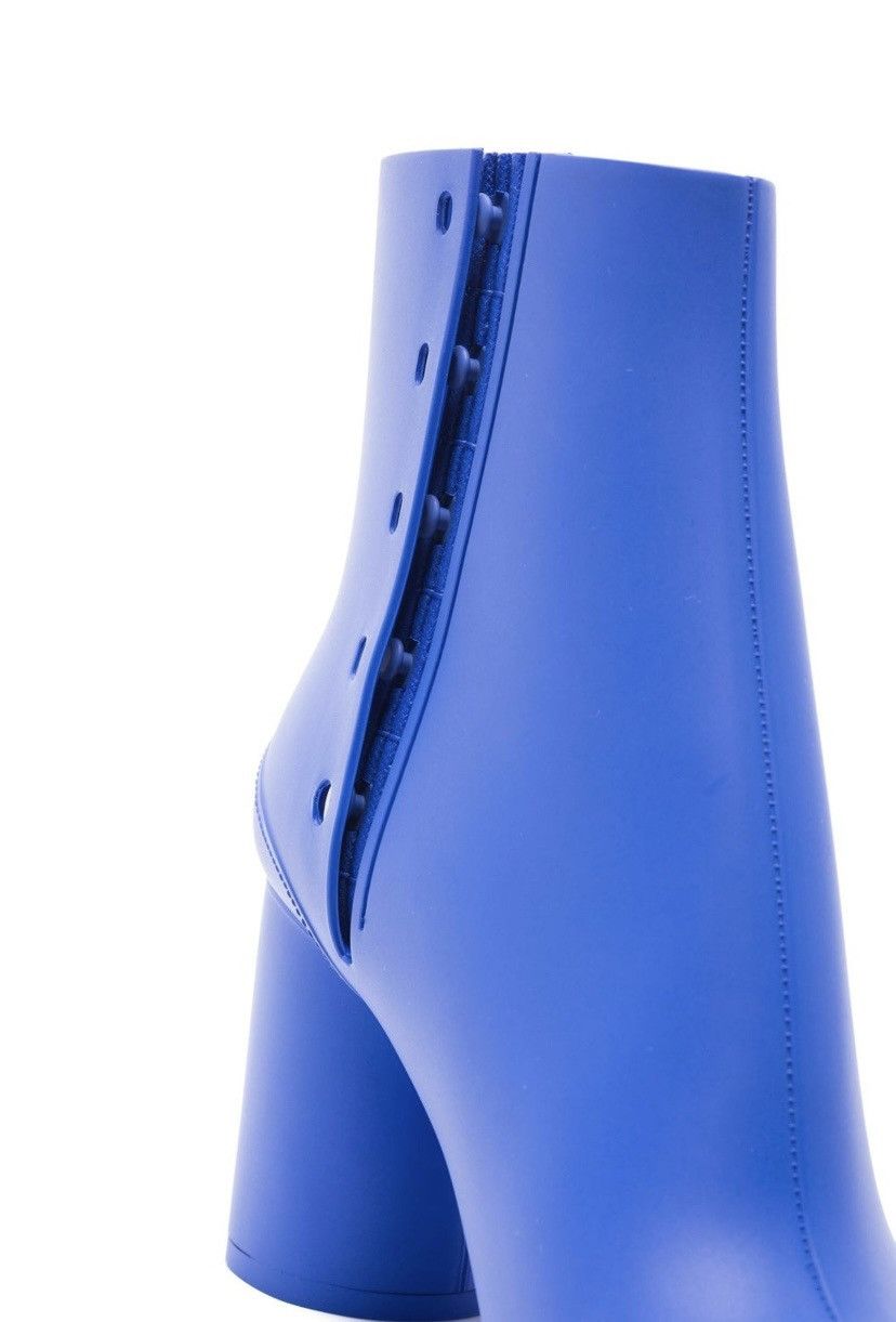 Maison Margiela MM22 Tabi Rubber ankle boots Size US 7 / IT 37 - 5 Thumbnail