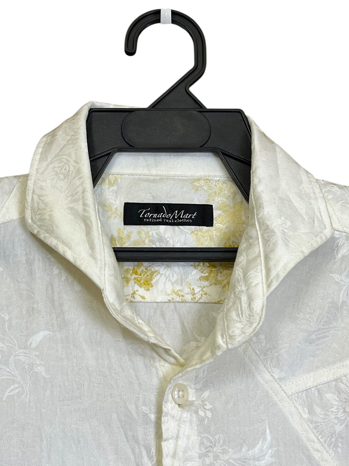 Tornado Mart NWT🔥TORNADO MART gold flower 3 quarter hand button ups shirt Size US S / EU 44-46 / 1 - 4 Thumbnail