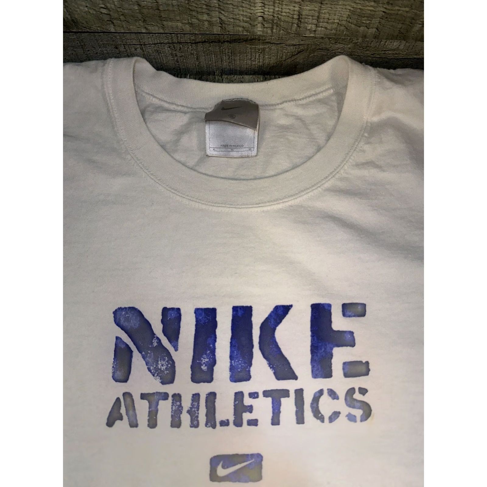 Nike VINTAGE Nike T-Shirt Mens XL White Muscle Tee Silver Tag Metal Theme Y2K Size US XL / EU 56 / 4 - 2 Thumbnail