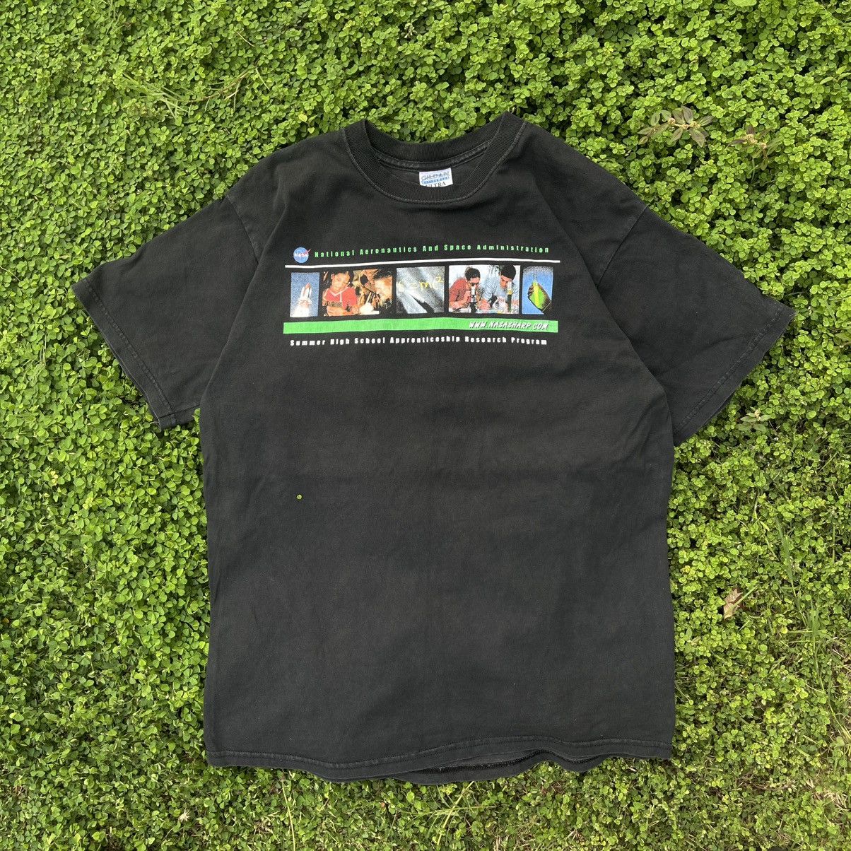 Vintage Vintage NASA www.nasasharp.com T-shirt Size M (rare) Size US M / EU 48-50 / 2 - 2 Thumbnail