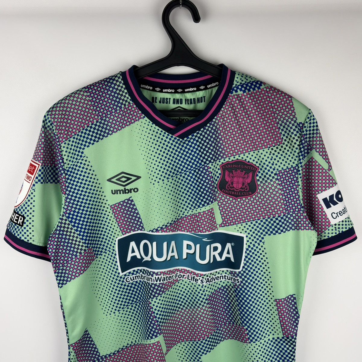 Umbro Umbro Carlisle United 24/25 Vela #16 Football Soccer Jersey Size US M / EU 48-50 / 2 - 4 Thumbnail