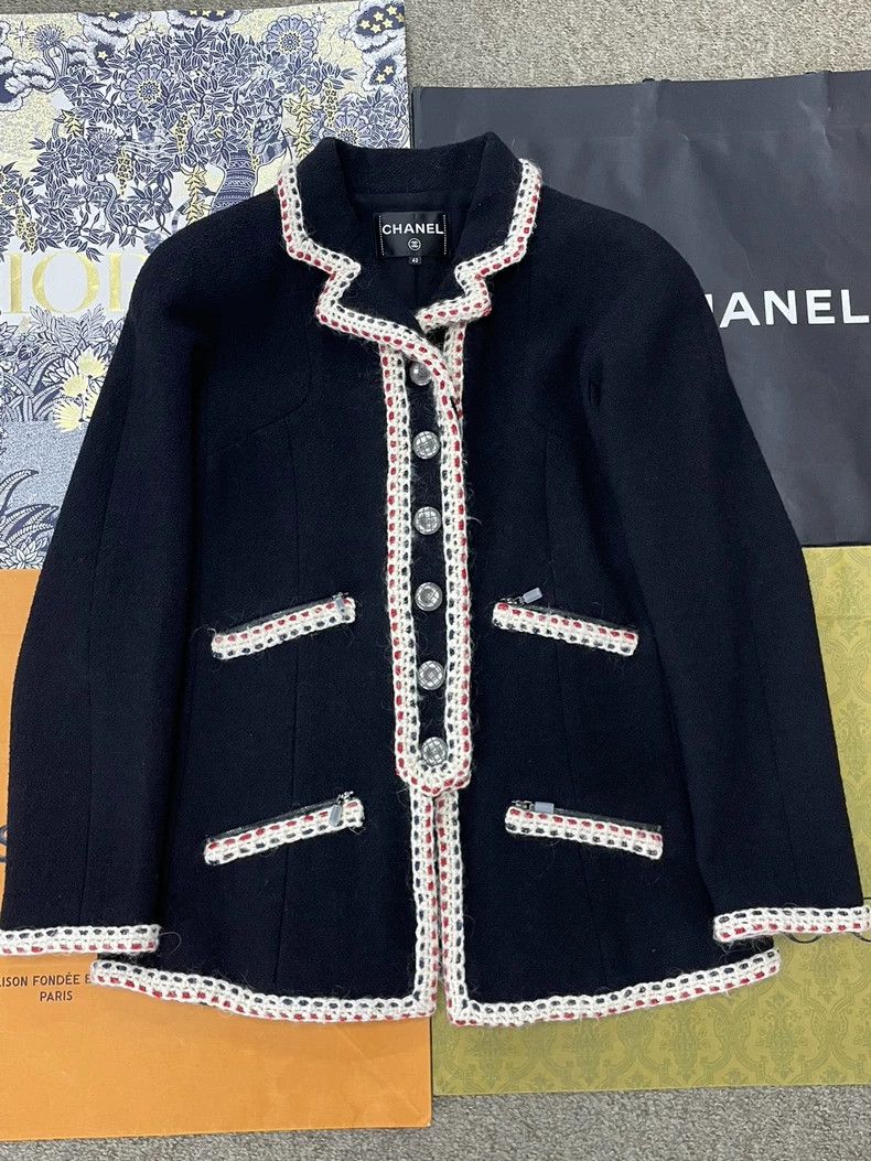 Chanel chanel German Hamburg series black and blue colour rolled- Size M / US 6-8 / IT 42-44 - 1 Thumbnail