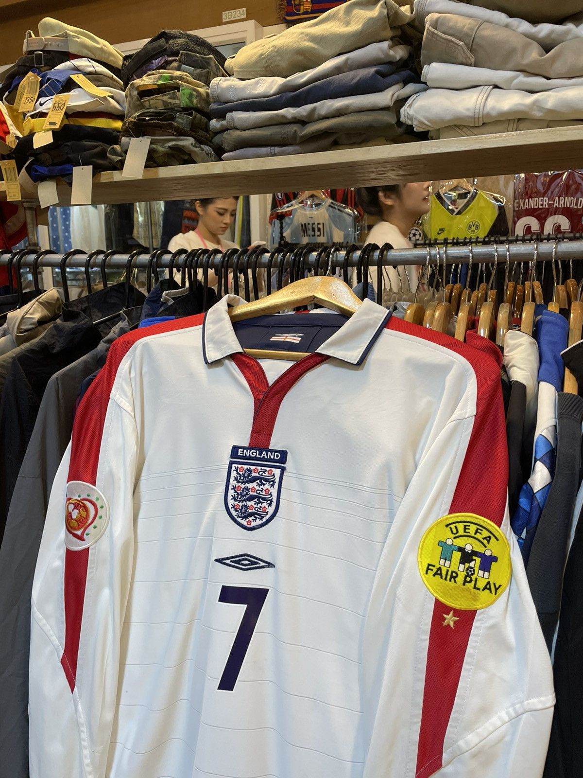 Umbro Vintage 2003-2004 England Long Sleeves Home Kit BECKHAM7 Size US L / EU 52-54 / 3 - 3 Thumbnail