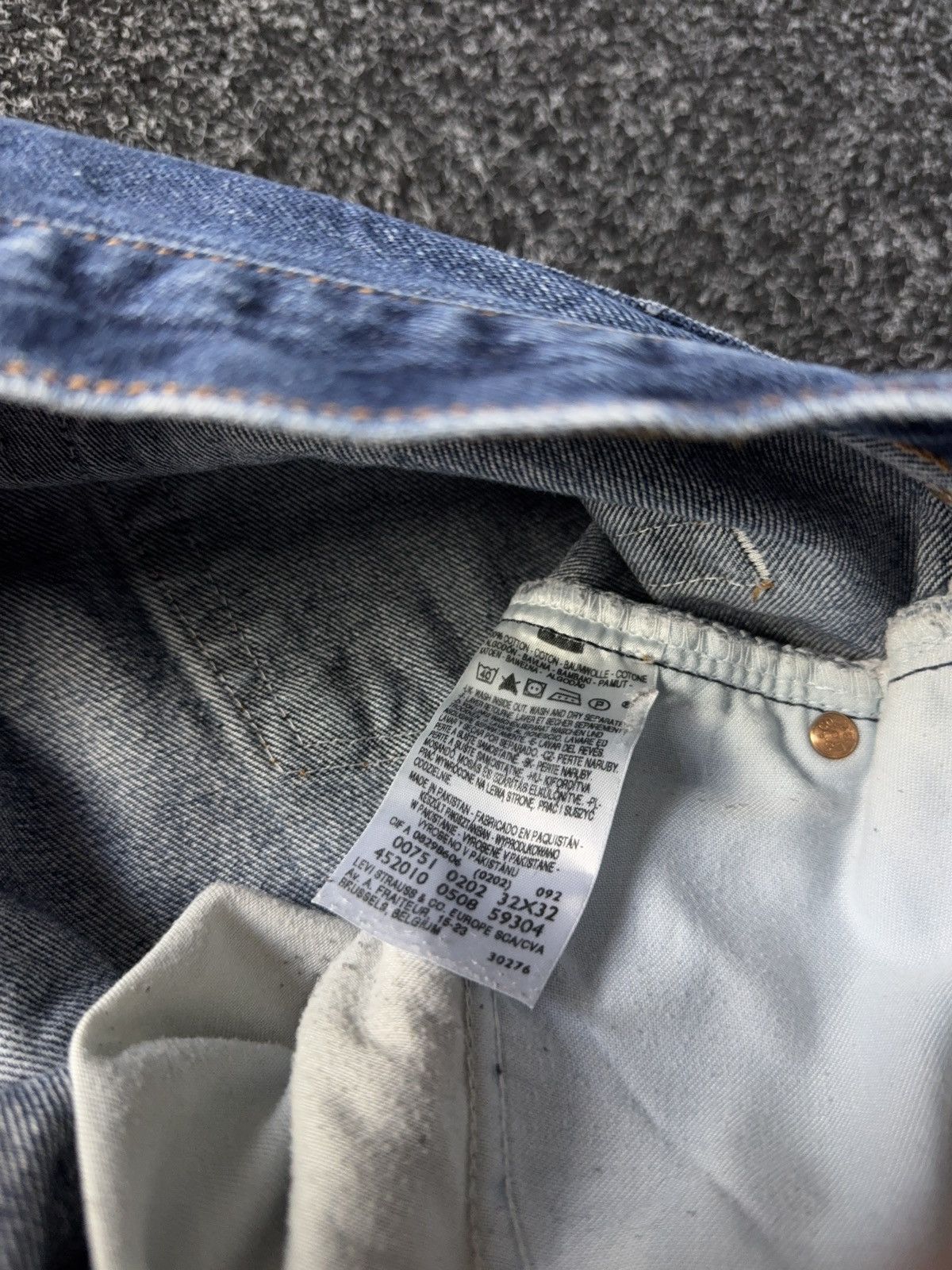 Levi's × Vintage Vintage 00s Levi’s Zip Fly Jeans W32 L32 Size US 32 / EU 48 - 9 Thumbnail