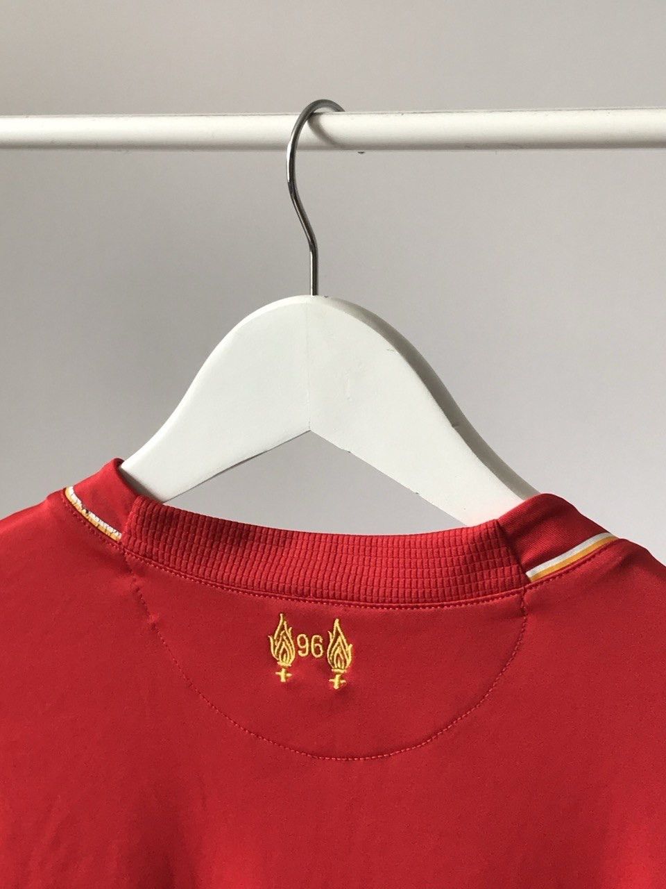 New Balance New Balance Liverpool FC 2015/16 Home Soccer Jersey Size US M / EU 48-50 / 2 - 12 Thumbnail