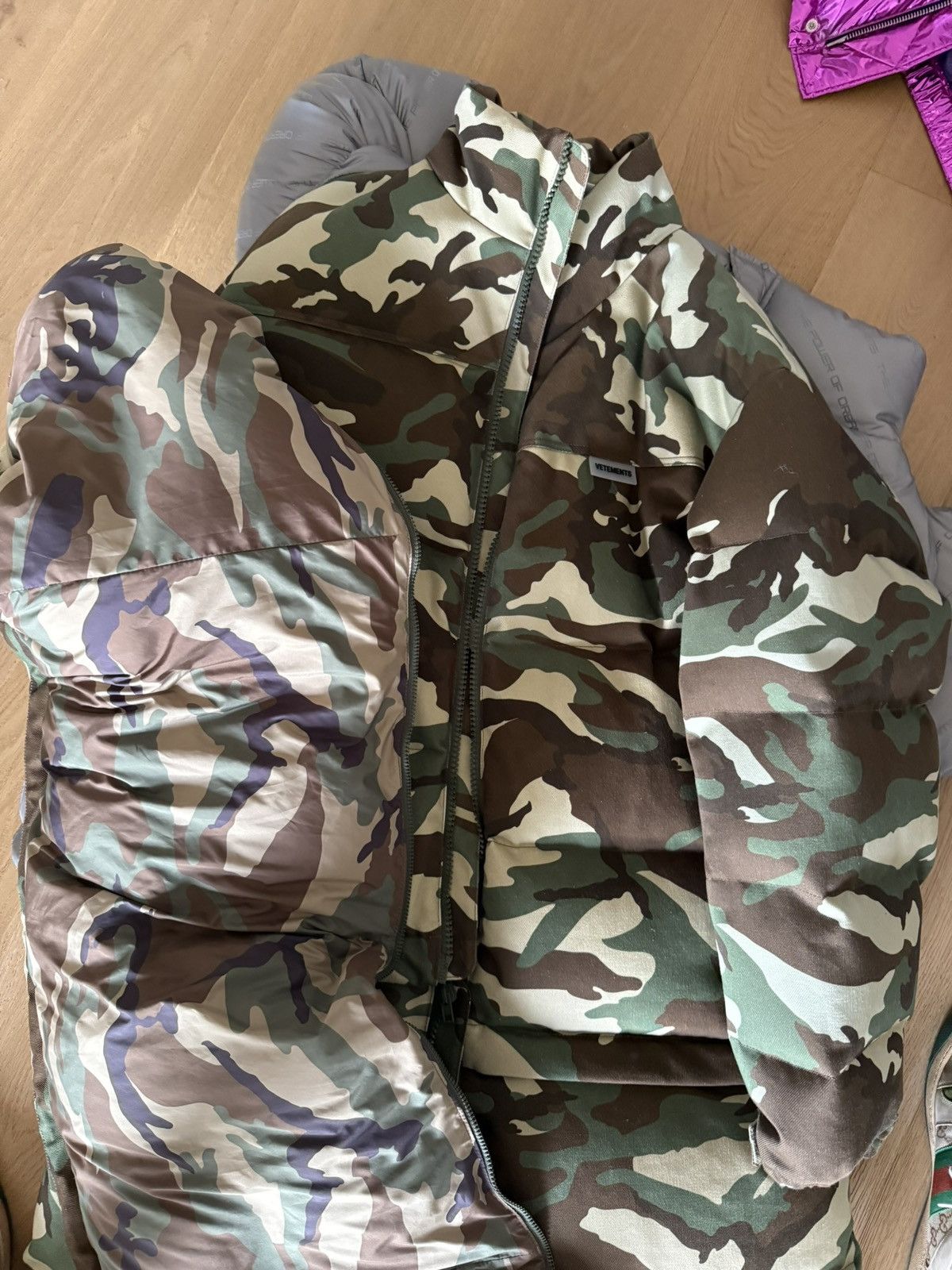 Vetements Vetements Camo Print Long Puffer Jacket (fits L-XL) Size US S / EU 44-46 / 1 - 4 Thumbnail