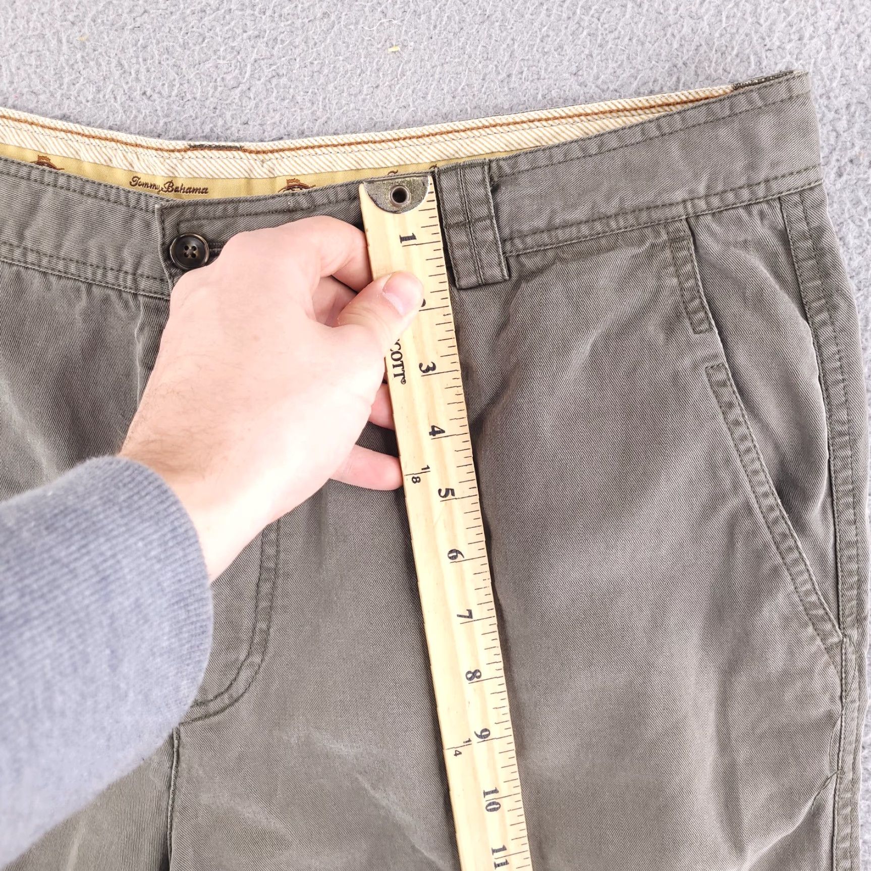 Tommy Bahama Tommy Bahama Shorts Mens 36 Green Olive Khaki Chino Cotton Beiges Flat Front Vintage? No — Solid Casual Short? Size US 36 / EU 52 - 7 Thumbnail