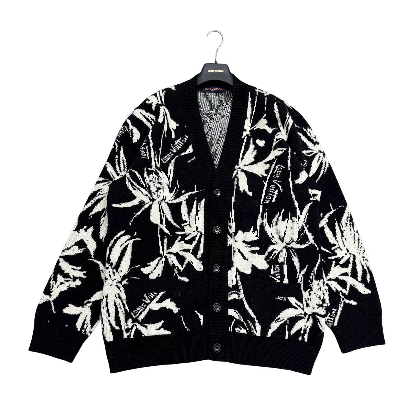 Louis Vuitton Louis Vuitton Floral Wool Cardigan Size L Size US L / EU 52-54 / 3 - 1 Thumbnail