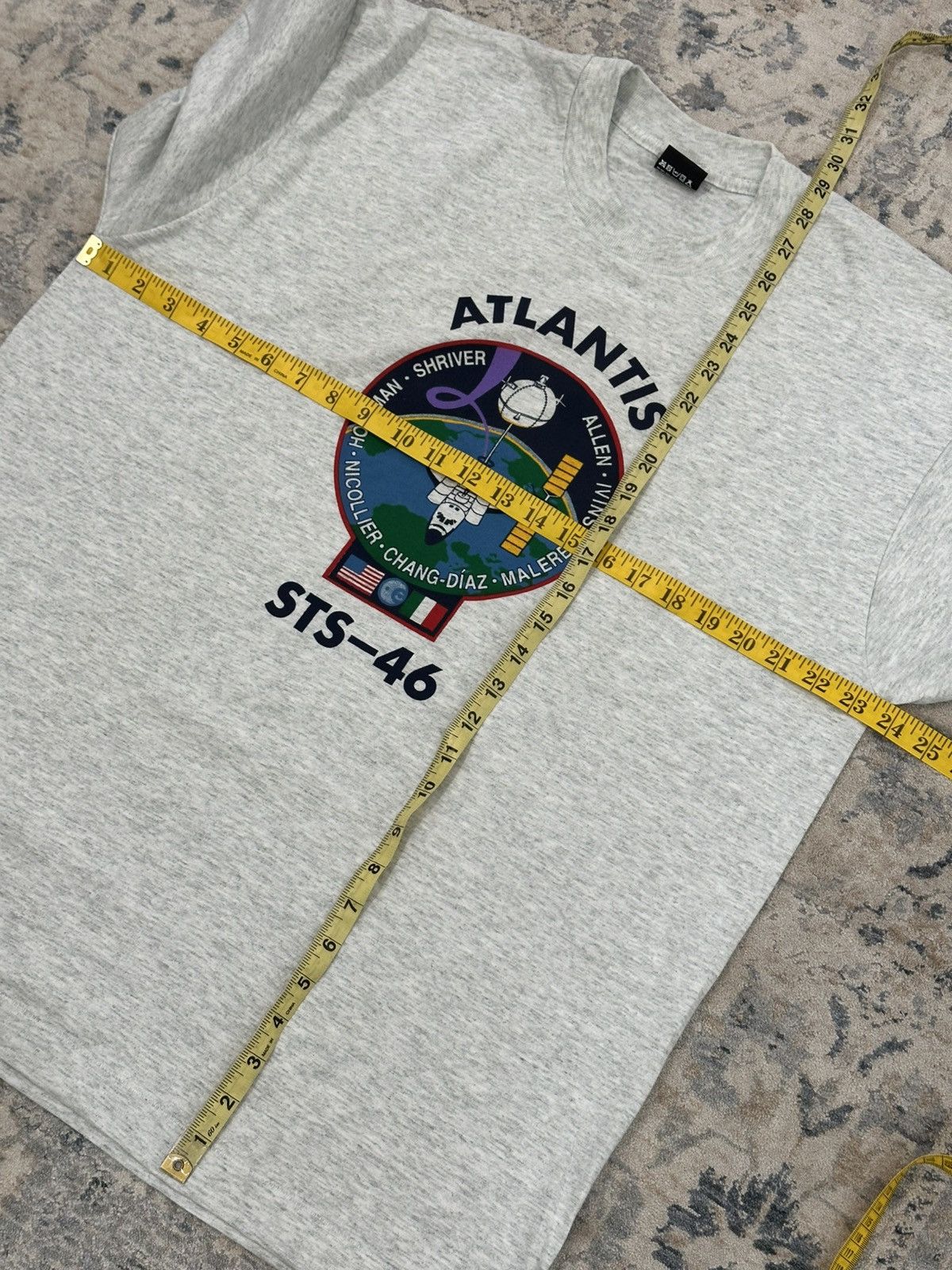 NASA Vintage 90s Deadstock Atlantis STS - 46 Space Tshirt NASA Size US XL / EU 56 / 4 - 4 Thumbnail