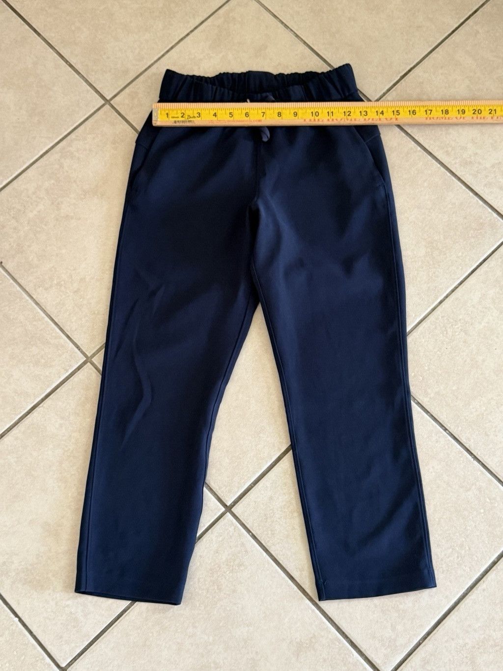 Lululemon LULULEMON ON THE FLY CROPPED PANT 23”NAVY BLUE COLOR SIZE 2 Size 26" / US 2 / IT 38 - 5 Thumbnail