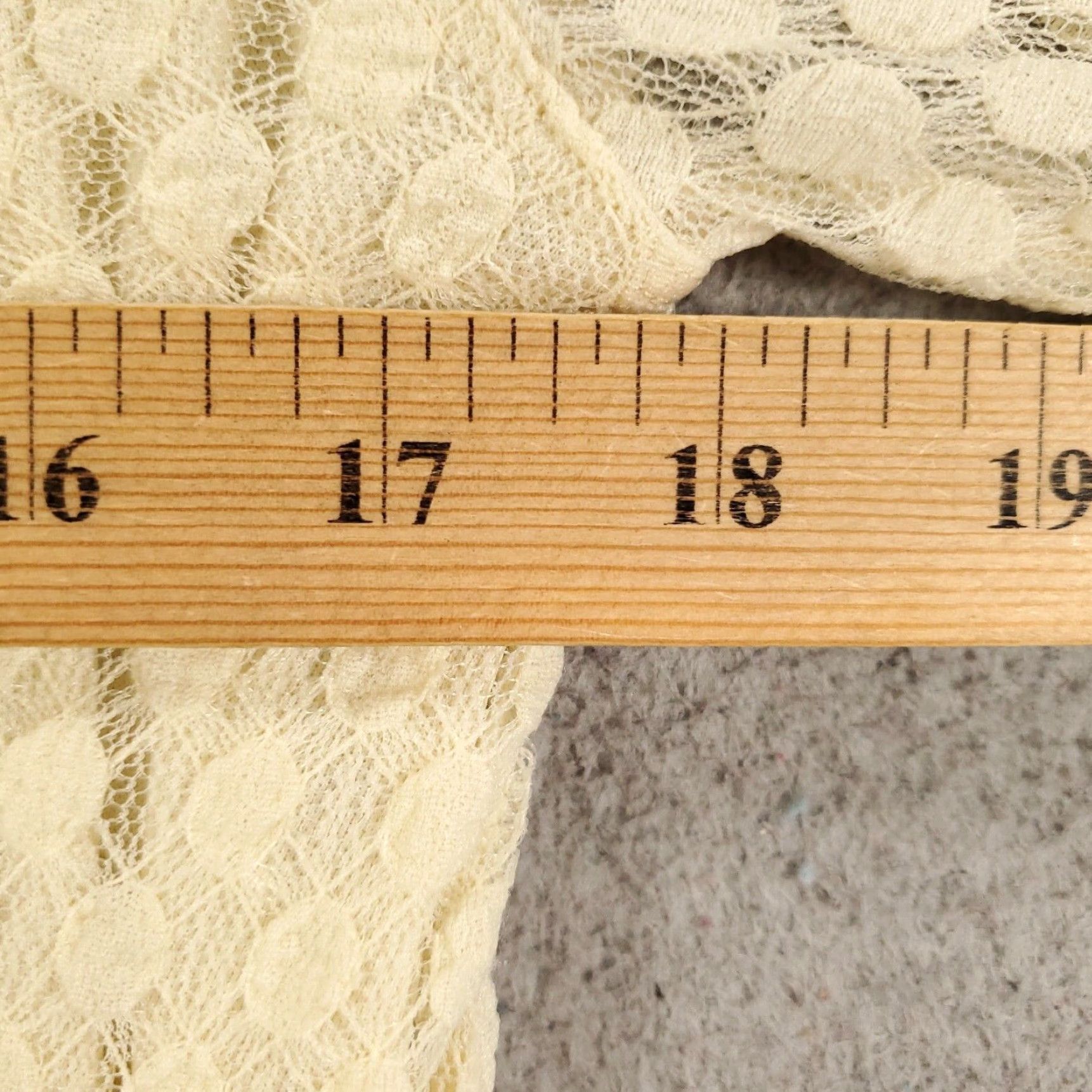 Vintage Ali Miles Blouse Shirt Womens Medium Ivory Cream Lace Lined Sheer Geometric Round Neck Long Sleeve Tunic Casual Party/Cocktail Travel Size M / US 6-8 / IT 42-44 - 4 Thumbnail